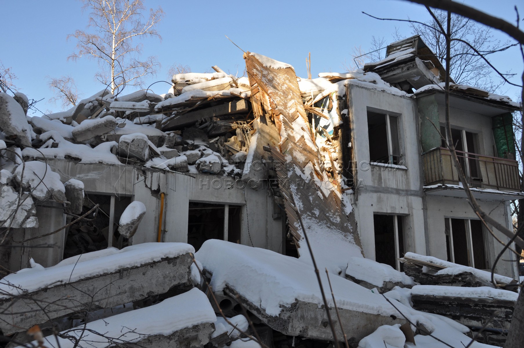 Землетрясение в москве годы. Девочка спасла маленьких жителей от сноса их дома.