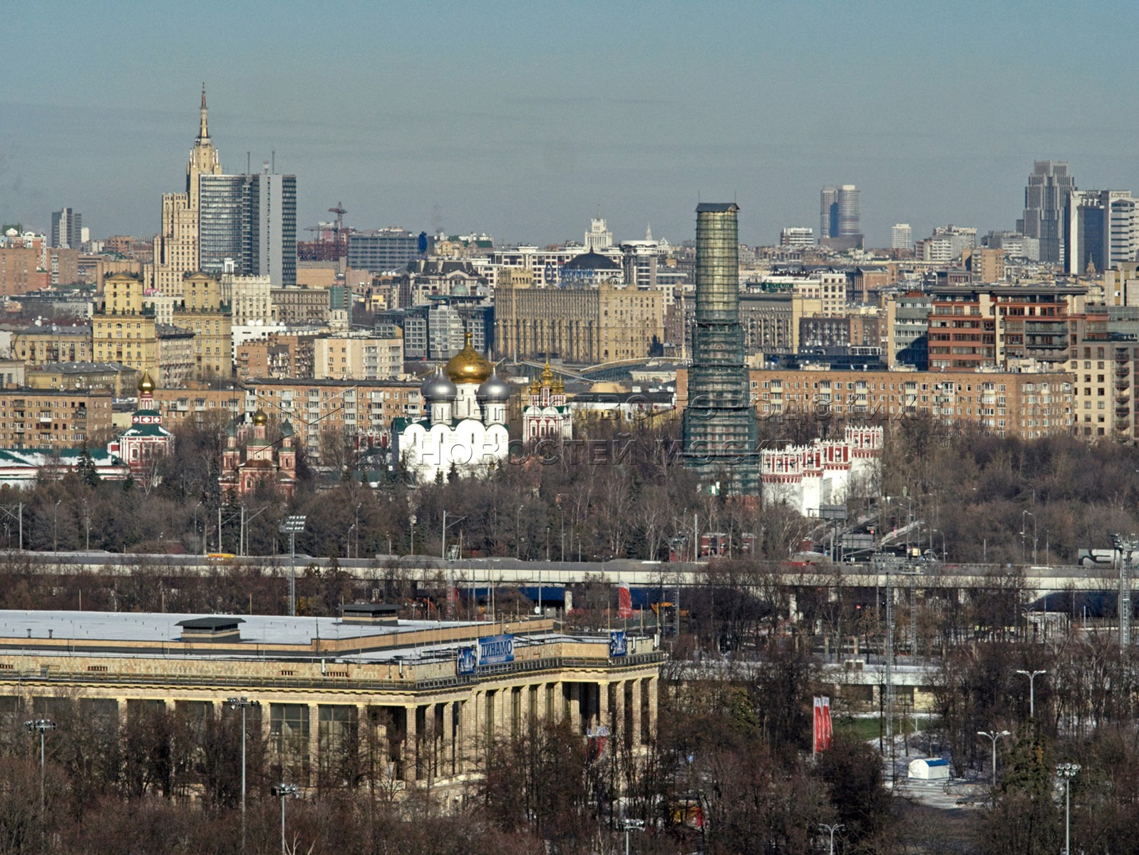 Московская данная. Панорама Москвы Воробьевы горы. Воробьевы горы вид на Кремль. Вид на Кремль с Воробьевых гор. Воробьевы горы панорама города.