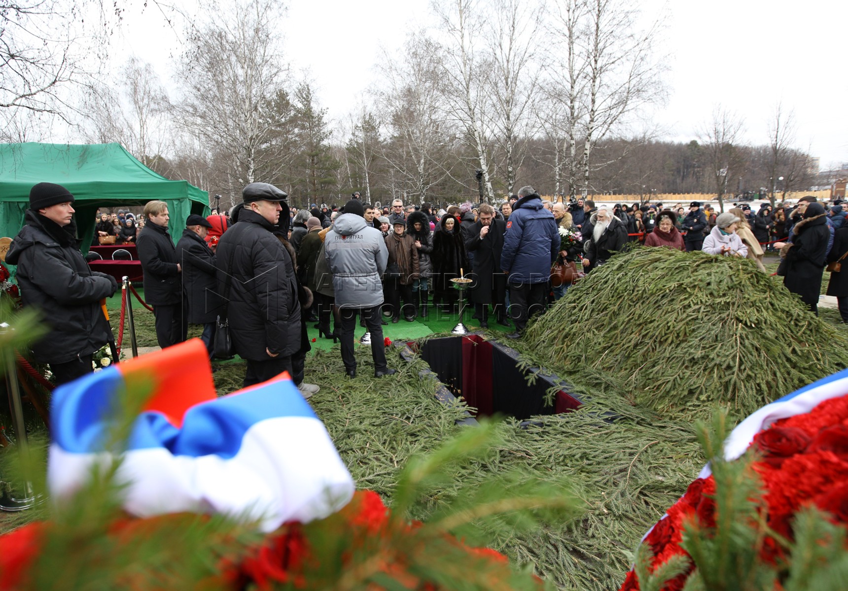 Фото с похорон врача фадина бориса васильевича