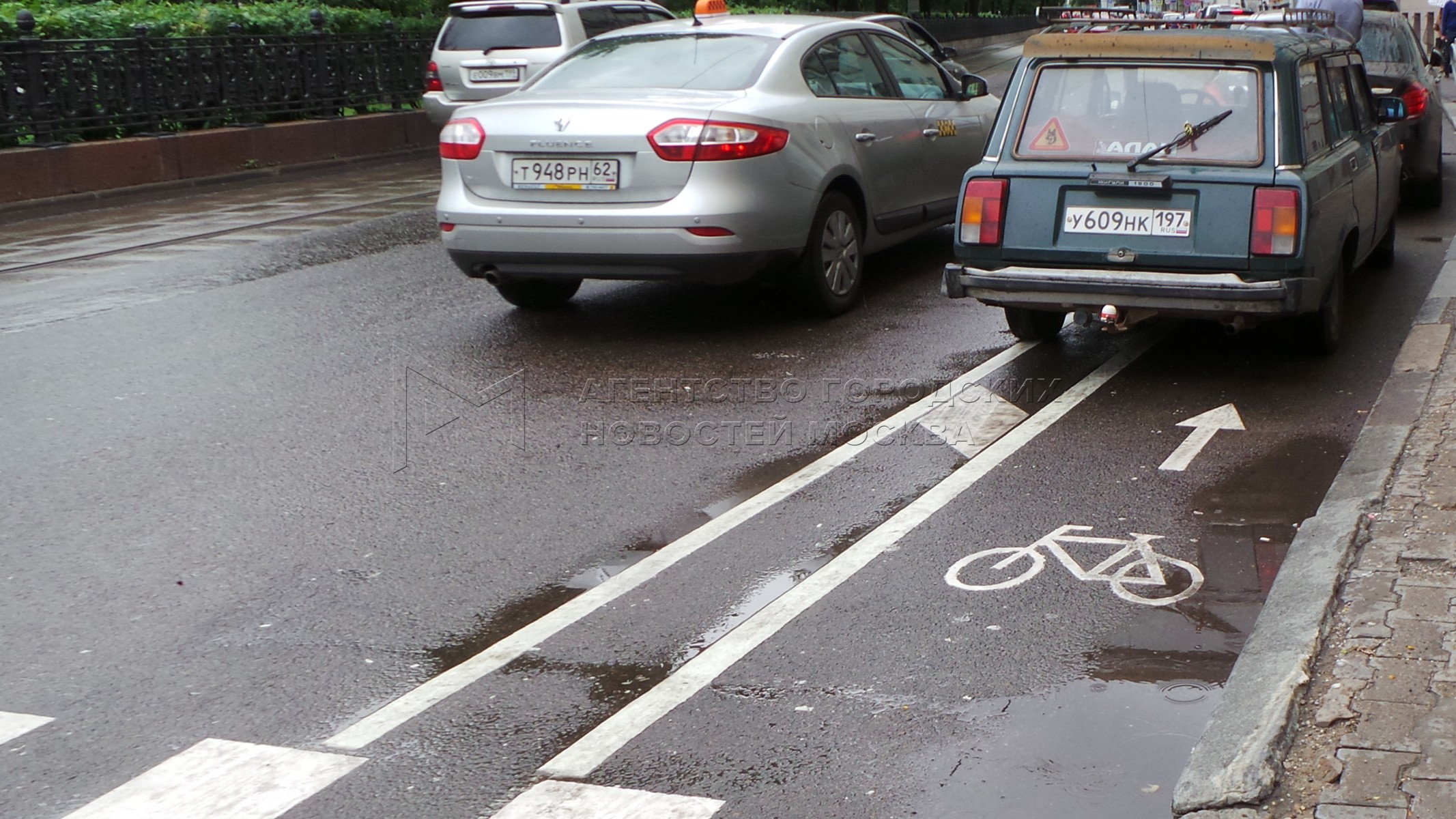 Можно ли парковаться на лежачем полицейском. Можно ли парковаться на лежачем полицейском. Можно ли парковаться на лежачем полицейском. Разметка парковки 1. Искусственная неровность.