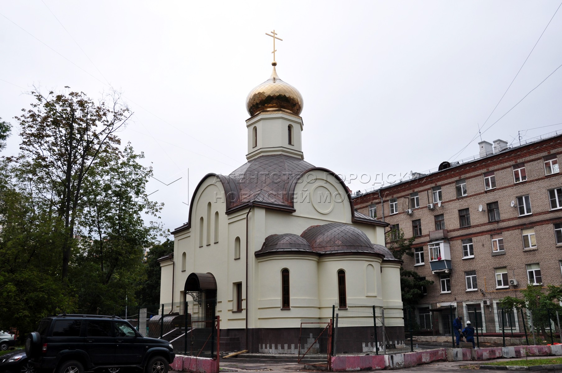 Храм царственных войковская. Храм Царственных страстотерпцев на Войковской. Храм Царственных страстотерпцев в Войковском районе. Храм святых Царственных страстотерпцев (Курск). Храм на Войковской в Москве.