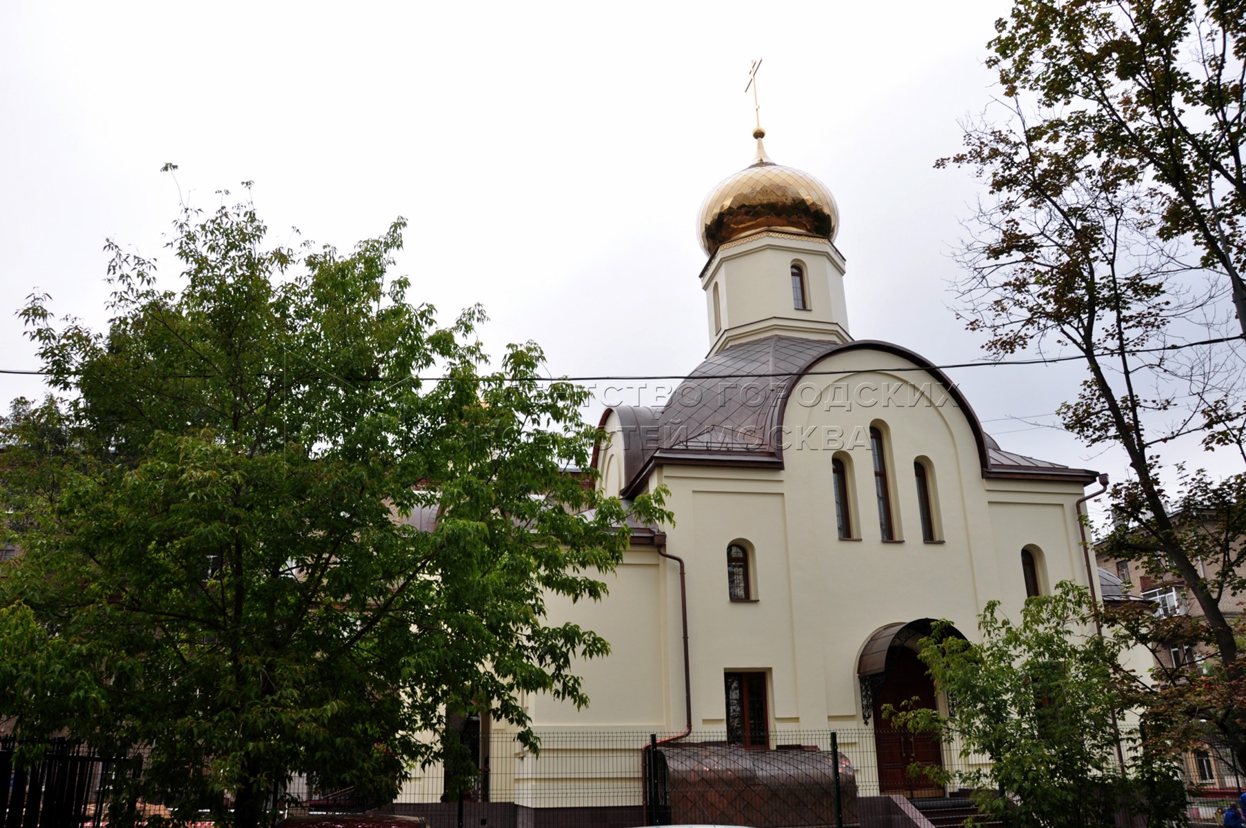 Храм страстотерпцев. Храм святых Царственных страстотерпцев (Москва). Храм Царственных страстотерпцев на Войковской. Храм Царственных мучеников Новогиреево. Церковь на Войковской.