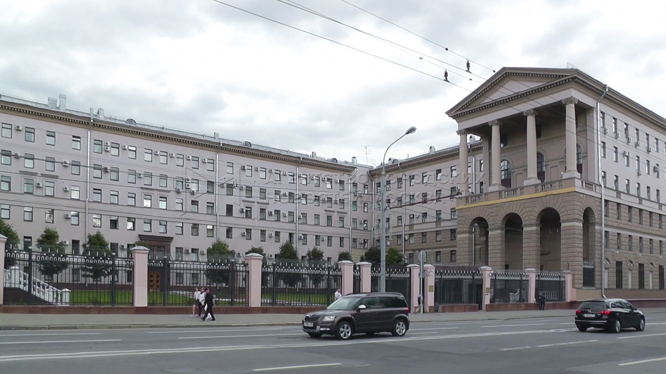 Главное управление москвы. Петровка ул 38. Здание Петровка 38 Москва. Петровка 38 ГУ МВД. Здание ГУВД Петровка 38а.