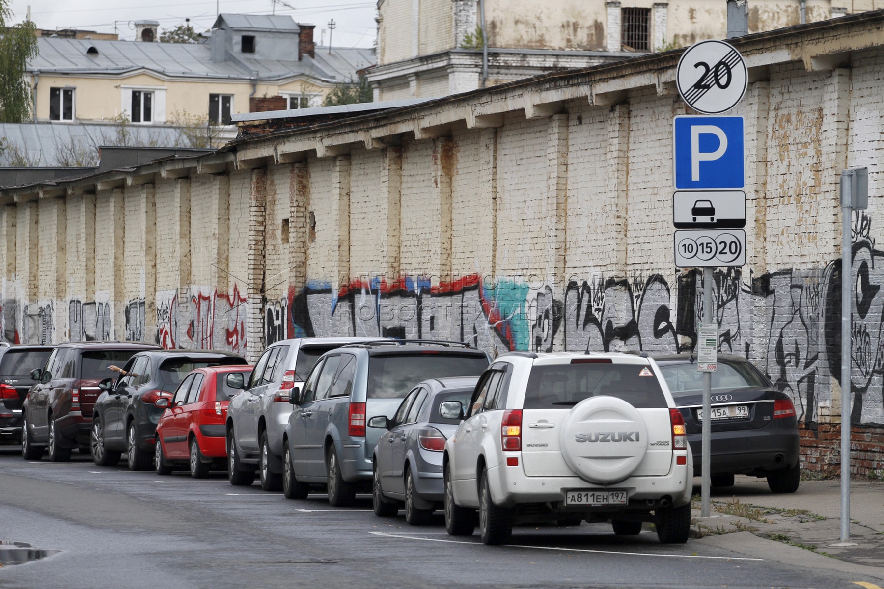 Moscow parking. Парковка. Платная парковка. Платная стоянка. Стоянка машин в Москве.