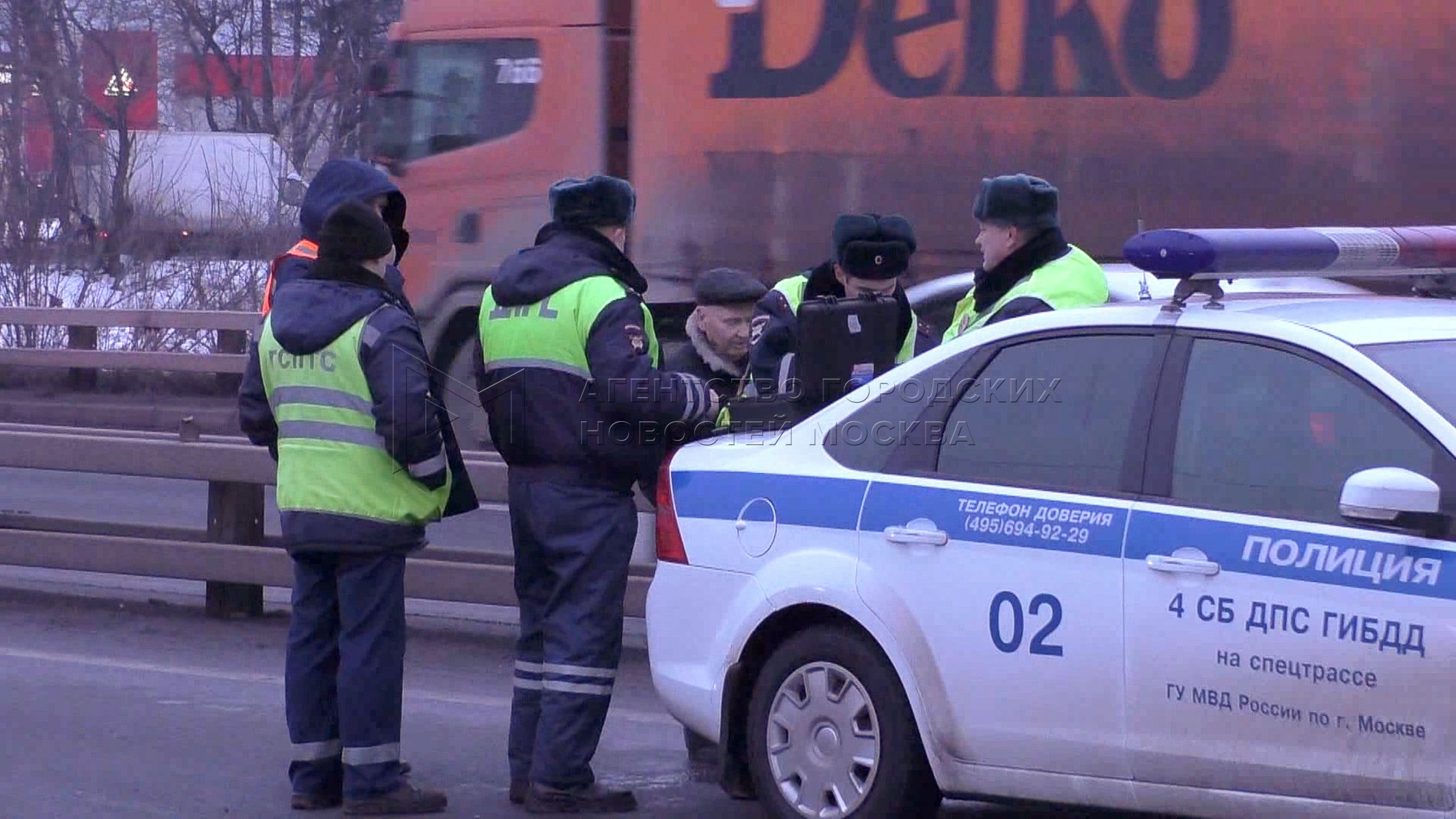 каширское шоссе дпс. каширское шоссе 32 увд по юао. дтп автомашина полиции москва. машины гибдд москвы. 12.