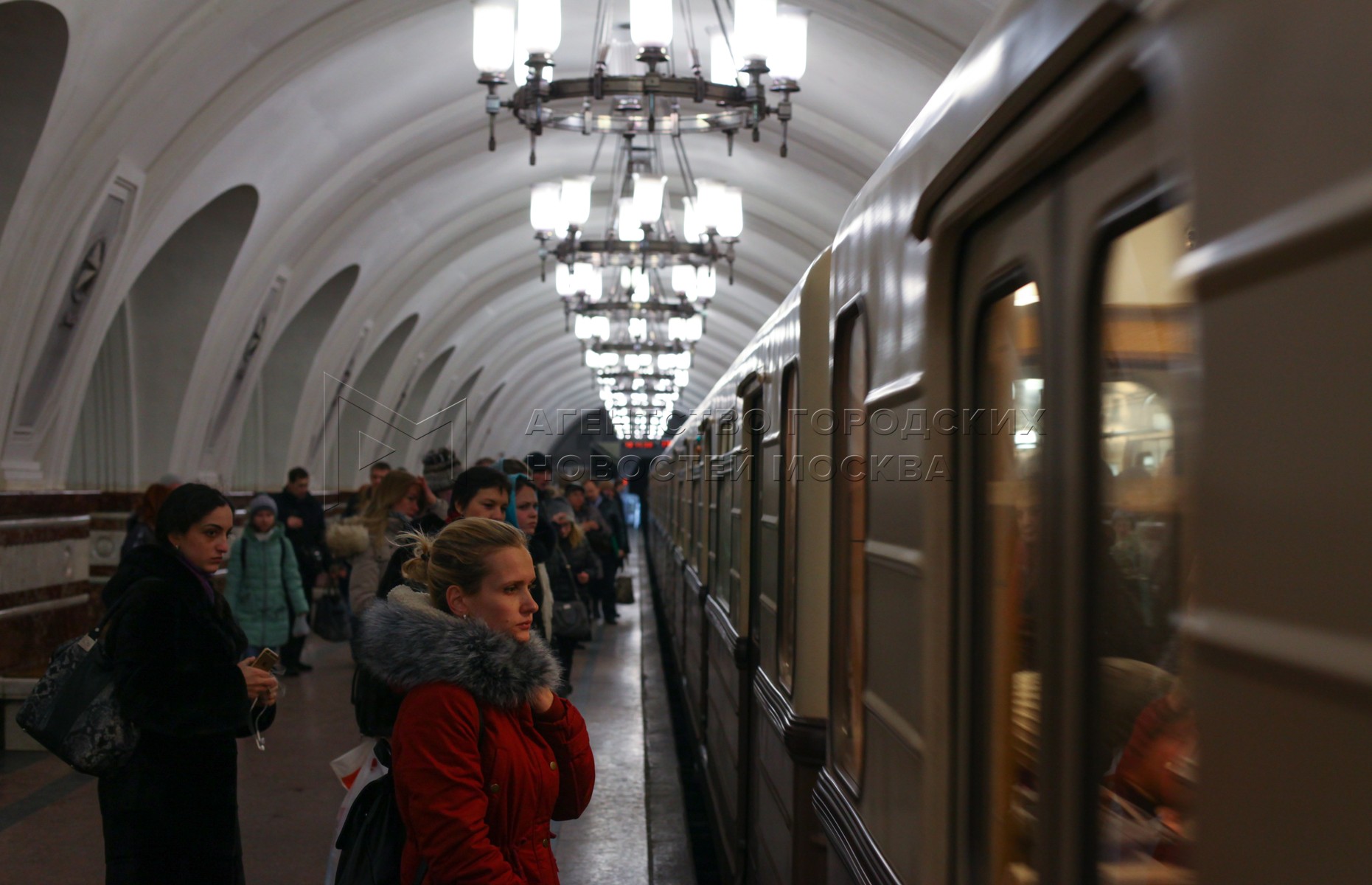 Метро серая. Метро Фрунзенская реконструкция. Серая ветка метро фото. Серо голубая ветка метро. Москва серая ветка фото.