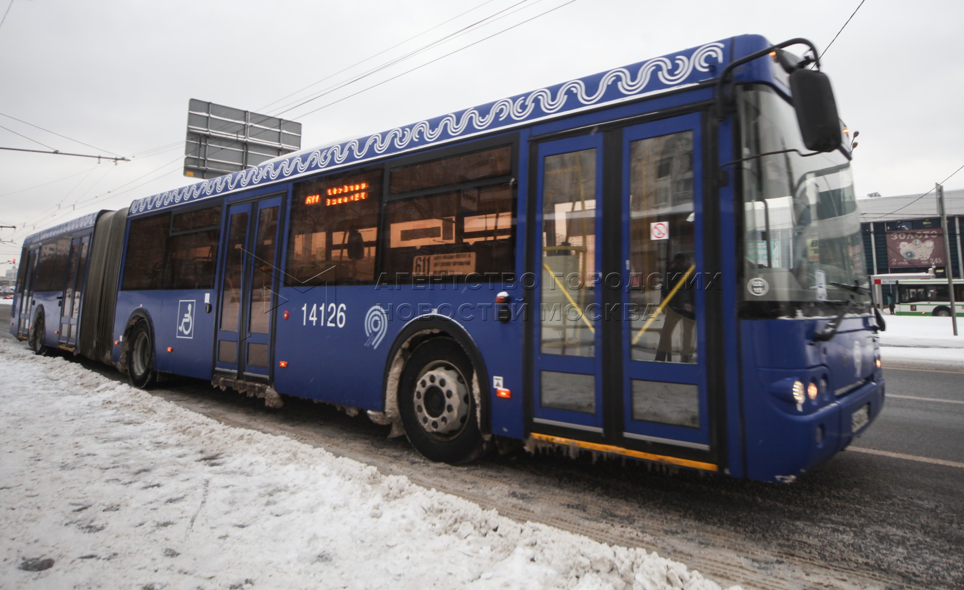 Автобус 100. Автобус повышенной вместимости. Московские автобусы большой вместимости. Автобус 100 Москва.