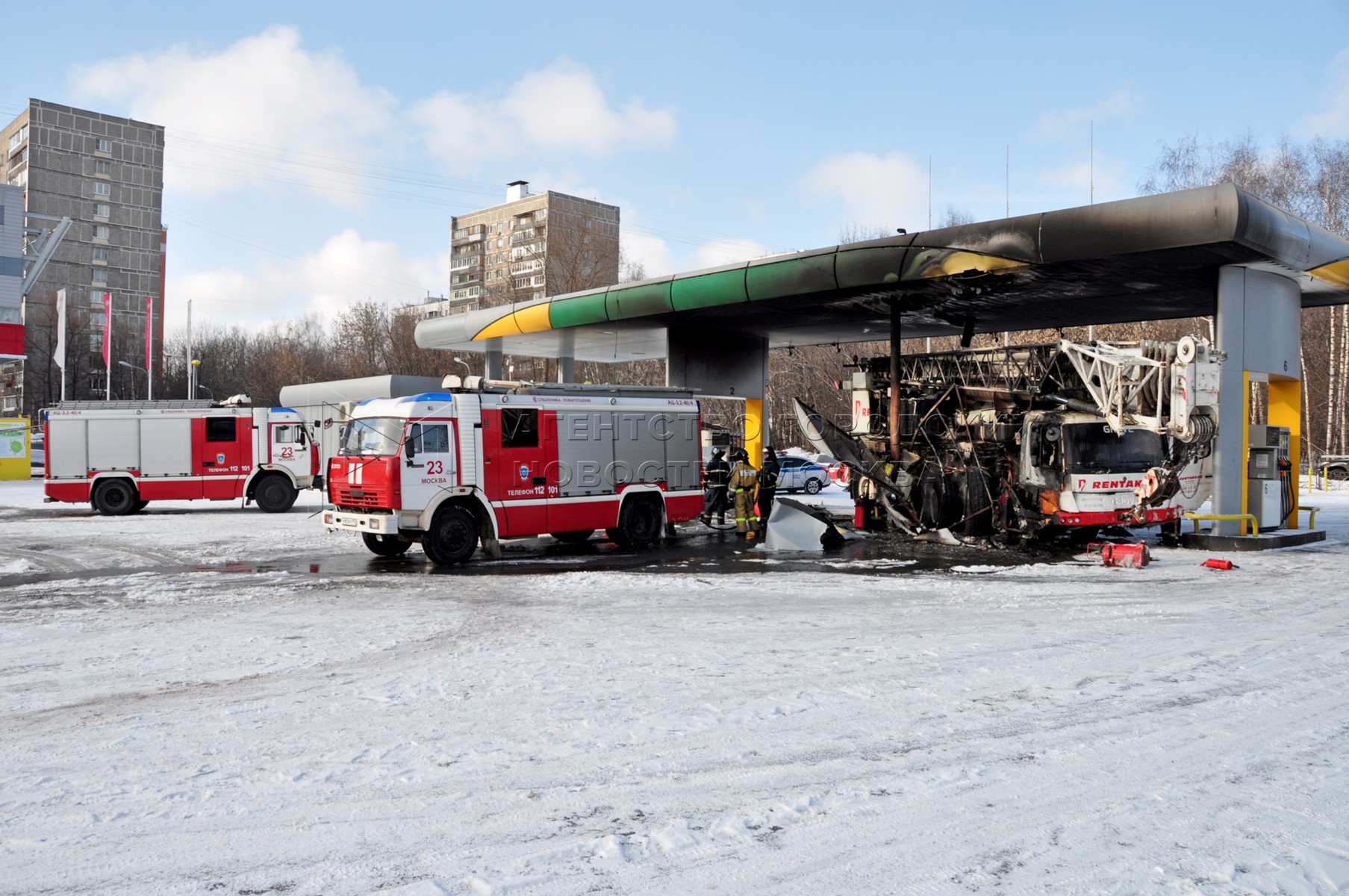 тушение пожаров азс. тушение пожаров на азс. тушение пожаров на азс. тушение пожаров азс. возгорание автомобиля на азс.
