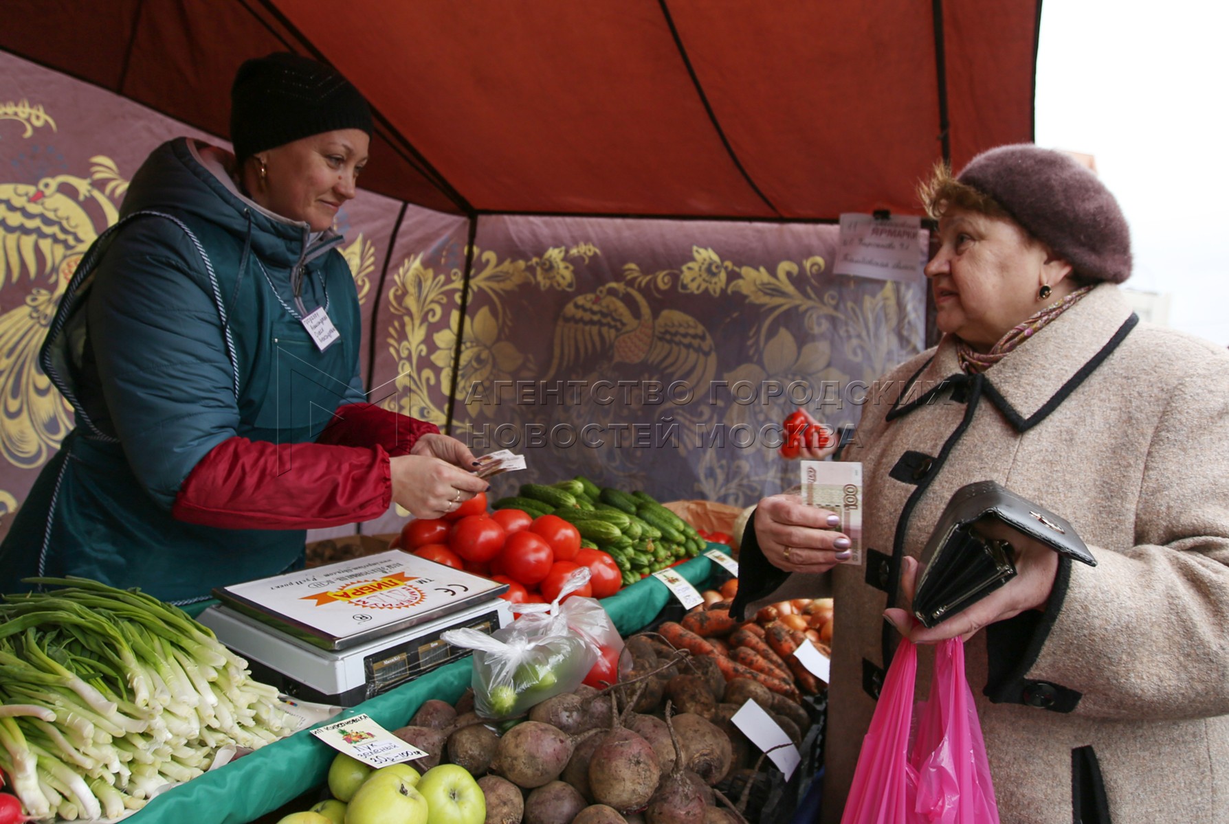 Ярмарка выходного дня. Ярмарка фрукты. Ярмарка выходного дня в москве в бирюлево. Ярмарка выходного дня. Работа ярмарки выходного дня.