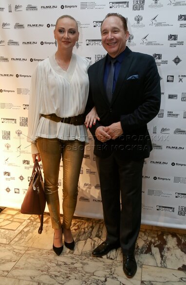 Composer Maxim Dunaevsky presented the eighth wife to the public. The new choice