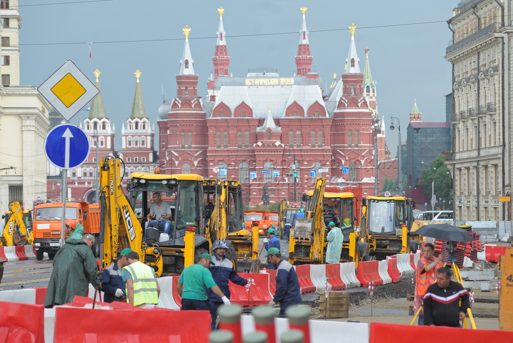 Можно мск. Собянинская Москва. Реконструкция Москвы. Москва при Собянине. Реконструкция центра Москвы.