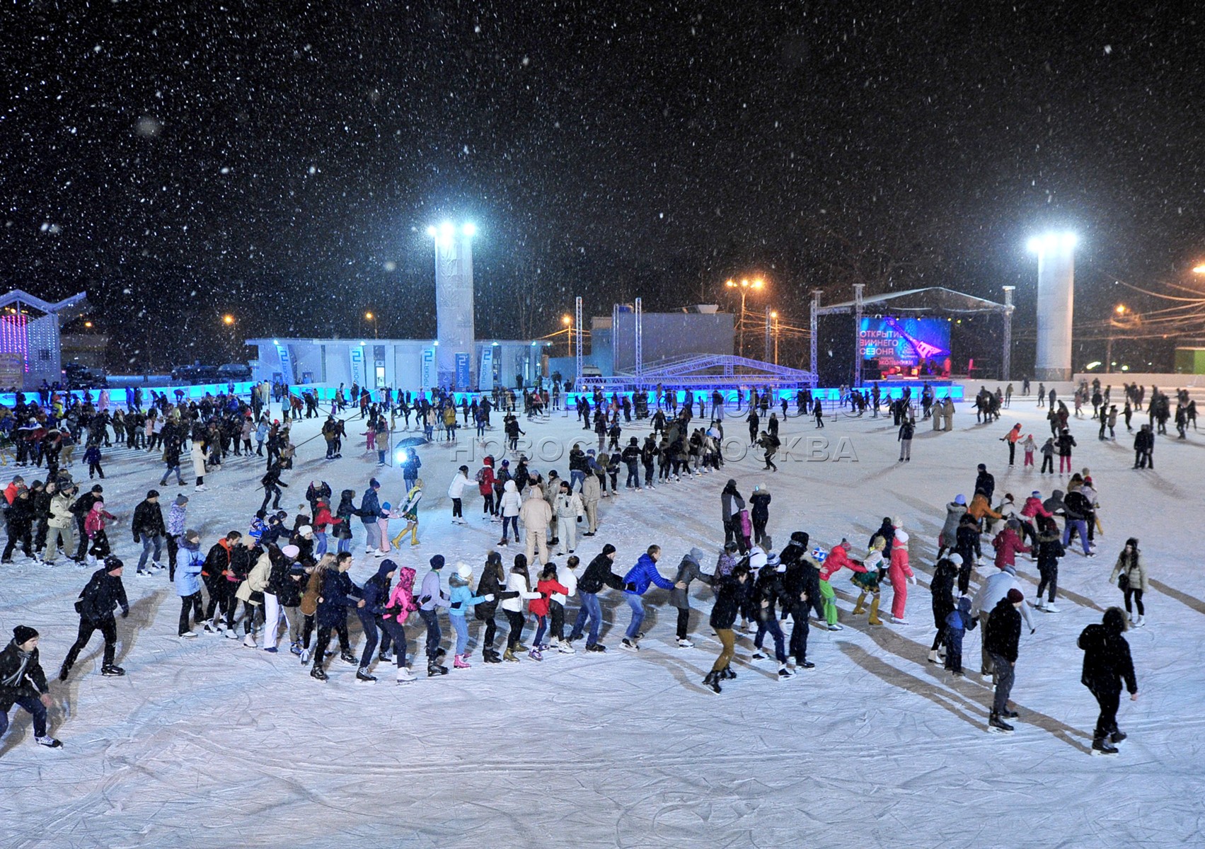 каток южный полюс в лужниках москва