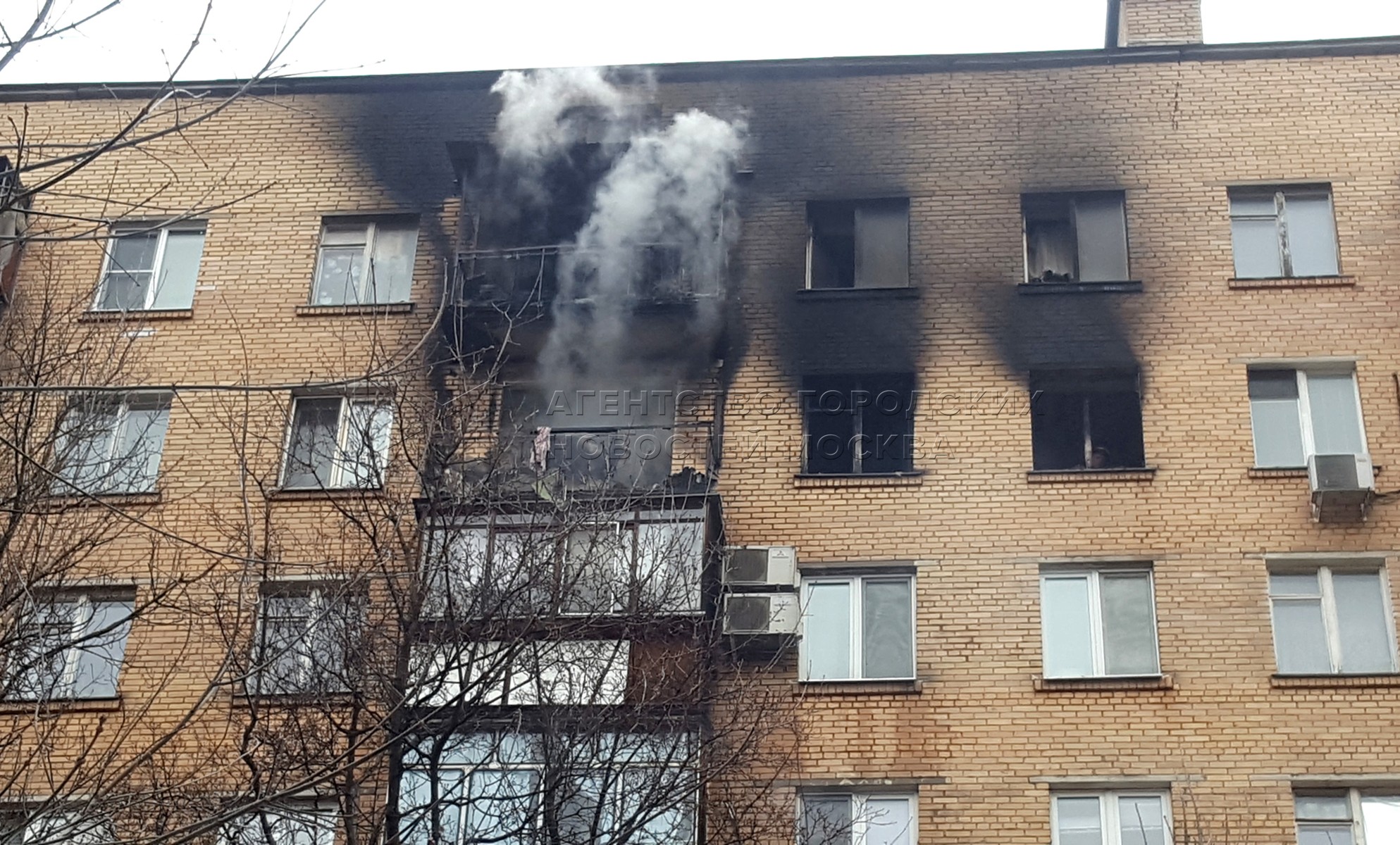 Пожар в Москве на улице Молостовых