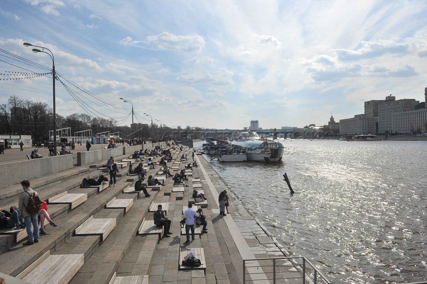 Погода в москве конец апреля начало мая. Москва в начале мая. Начало мая в городе.