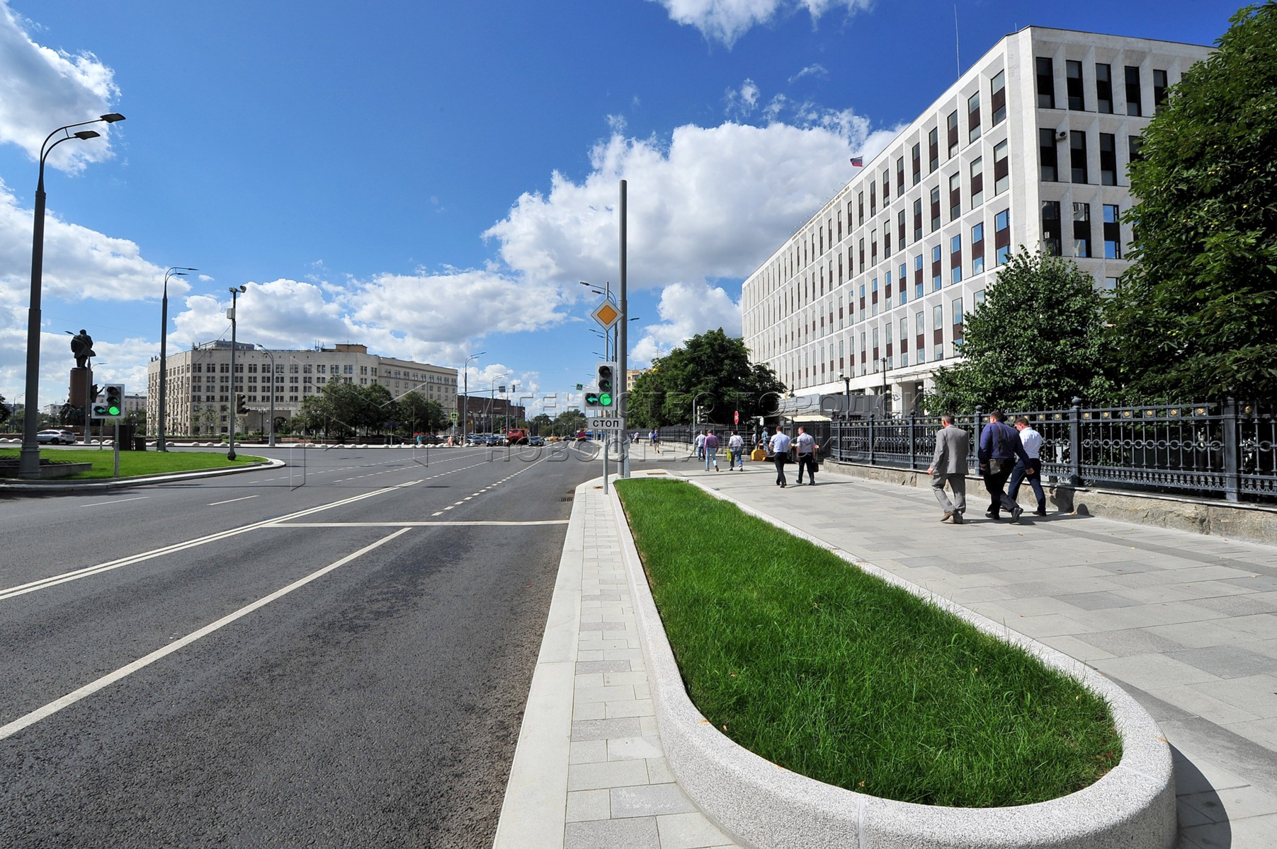 Улицы западного округа. Общая протяженность улиц Москвы. Благоустройство у метро Сокольники. Парк на Житной улице. Москва протяженность городских улиц.