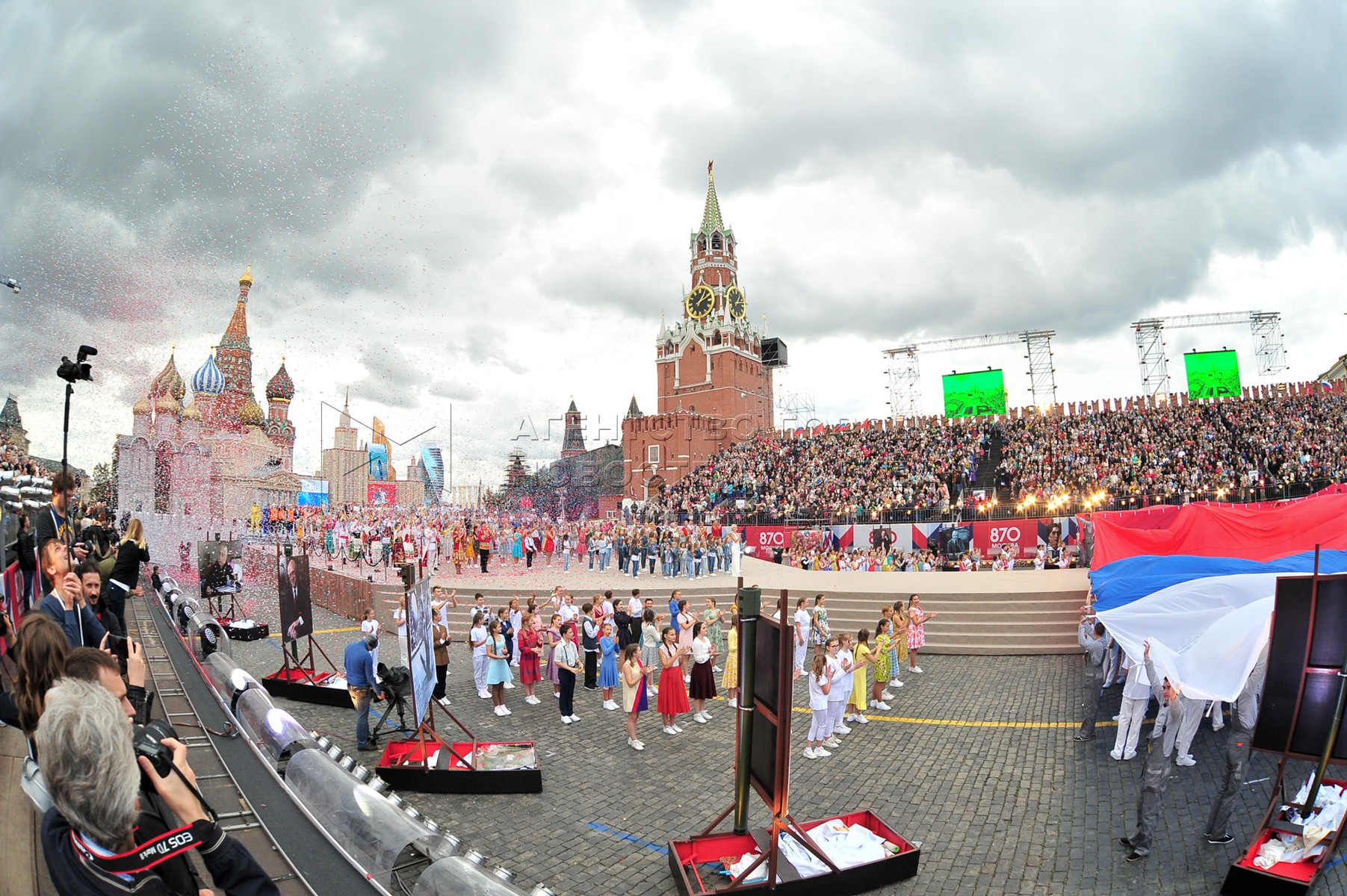 Сегодня на красной площади мероприятия в москве. Красная площадь праздник. Красная площадь сейчас праздник. Мероприятия в Москве сегодня на красной площади. Город Москва 2017.