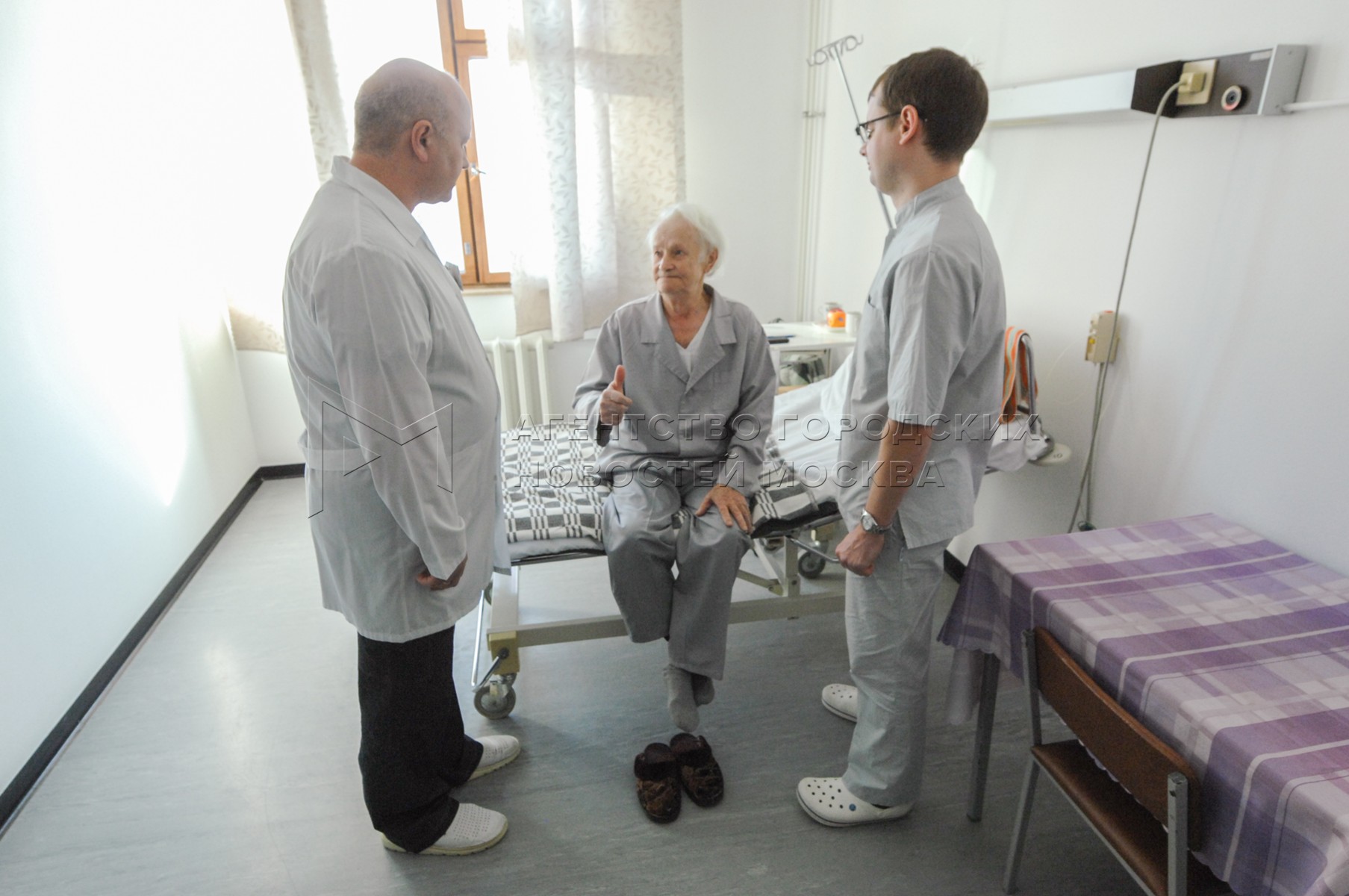 Госпиталь 3 врачи. Госпиталь ветеранов войн Медведково. Госпиталь ветеранов войн 2 пациенты. Помощь пациенту.