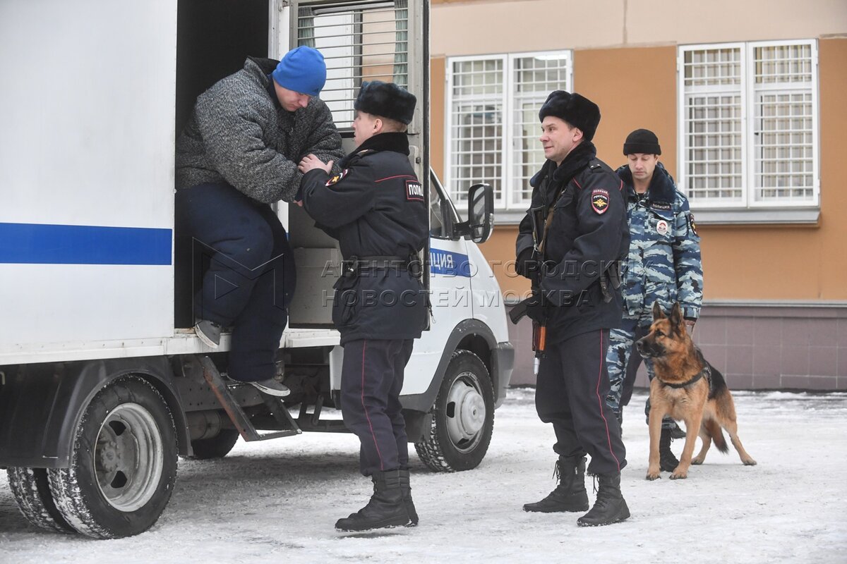 Полк охраны и конвоирования вакансии