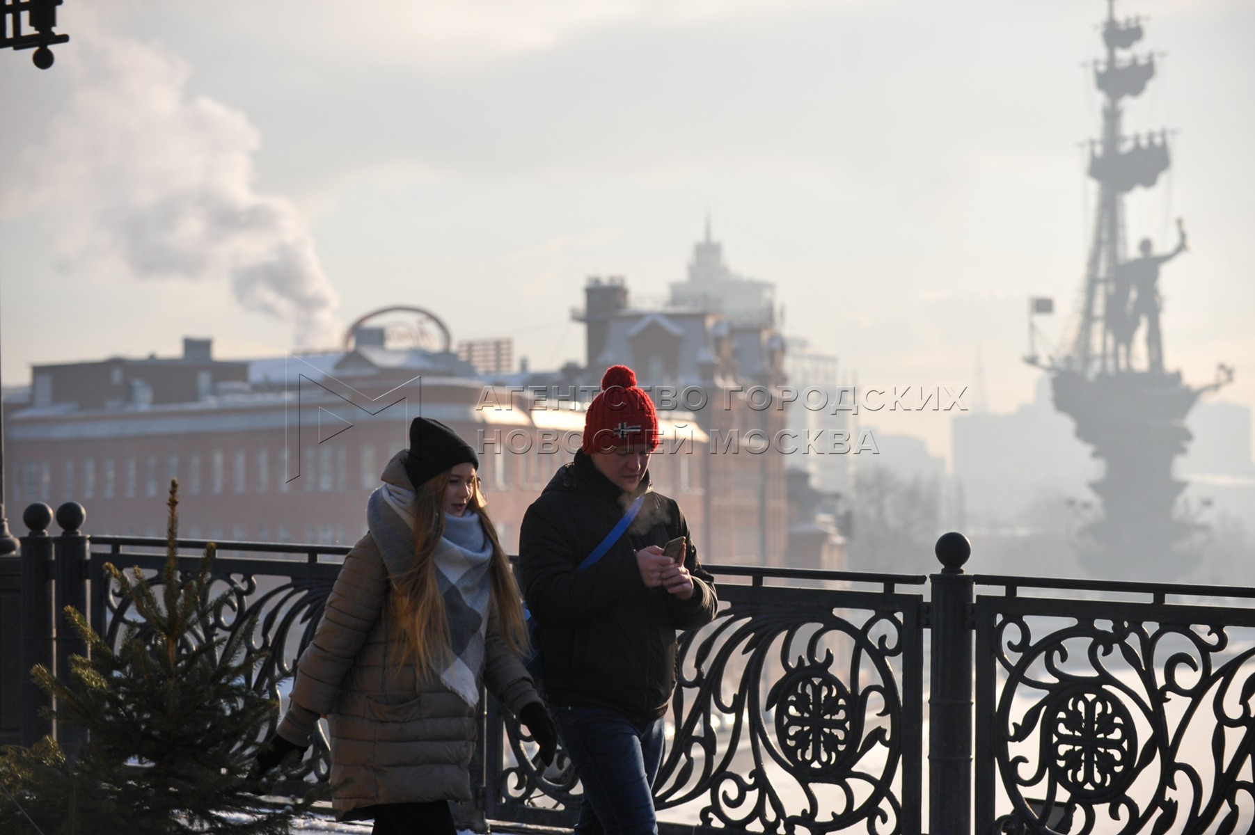 Фото знаменитостей зимой в Москве