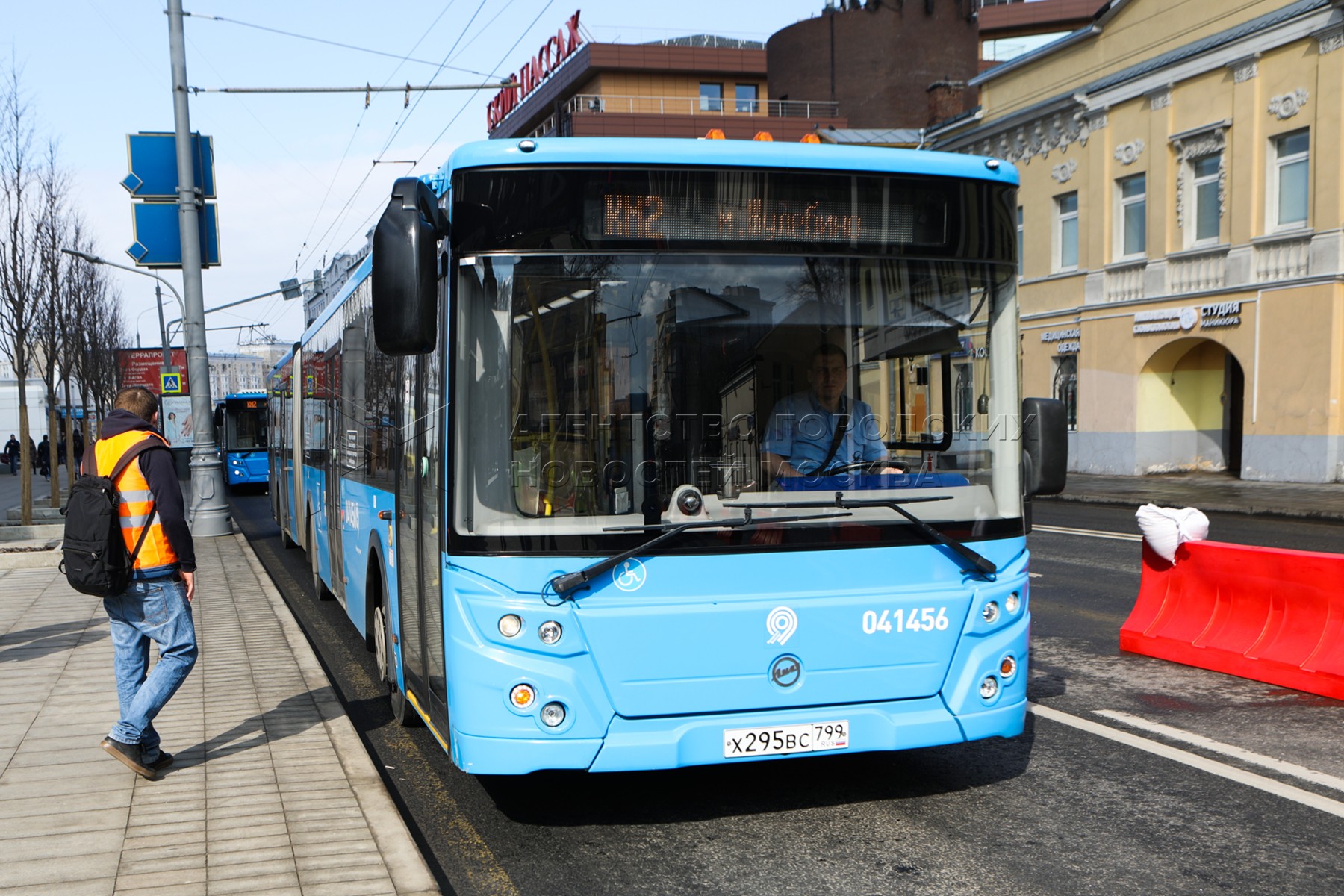 В москву приехали автобусы