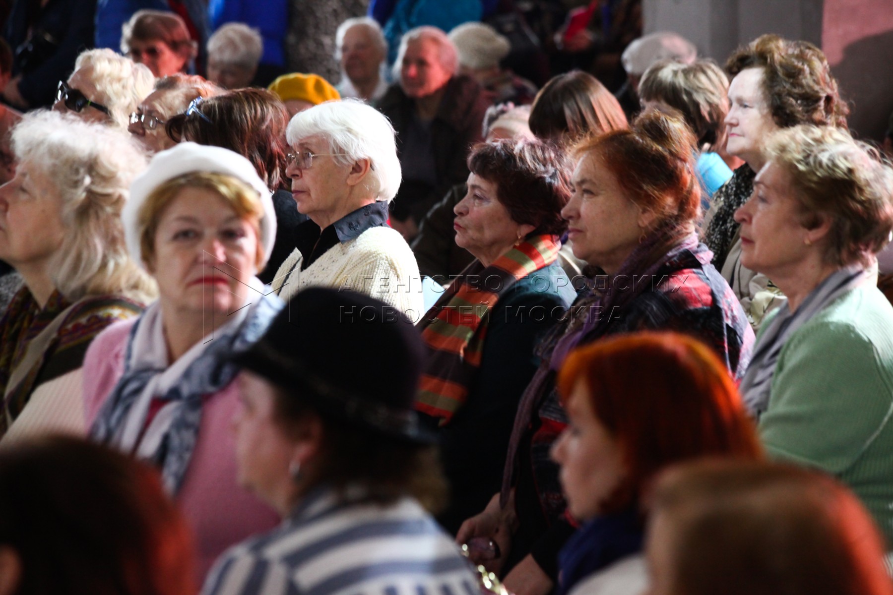 Среди жителей. Человек года Московское долголетие. Активное долголетие. Московское театральное общество пенсионеров. Концерт пенсионеры будущего.