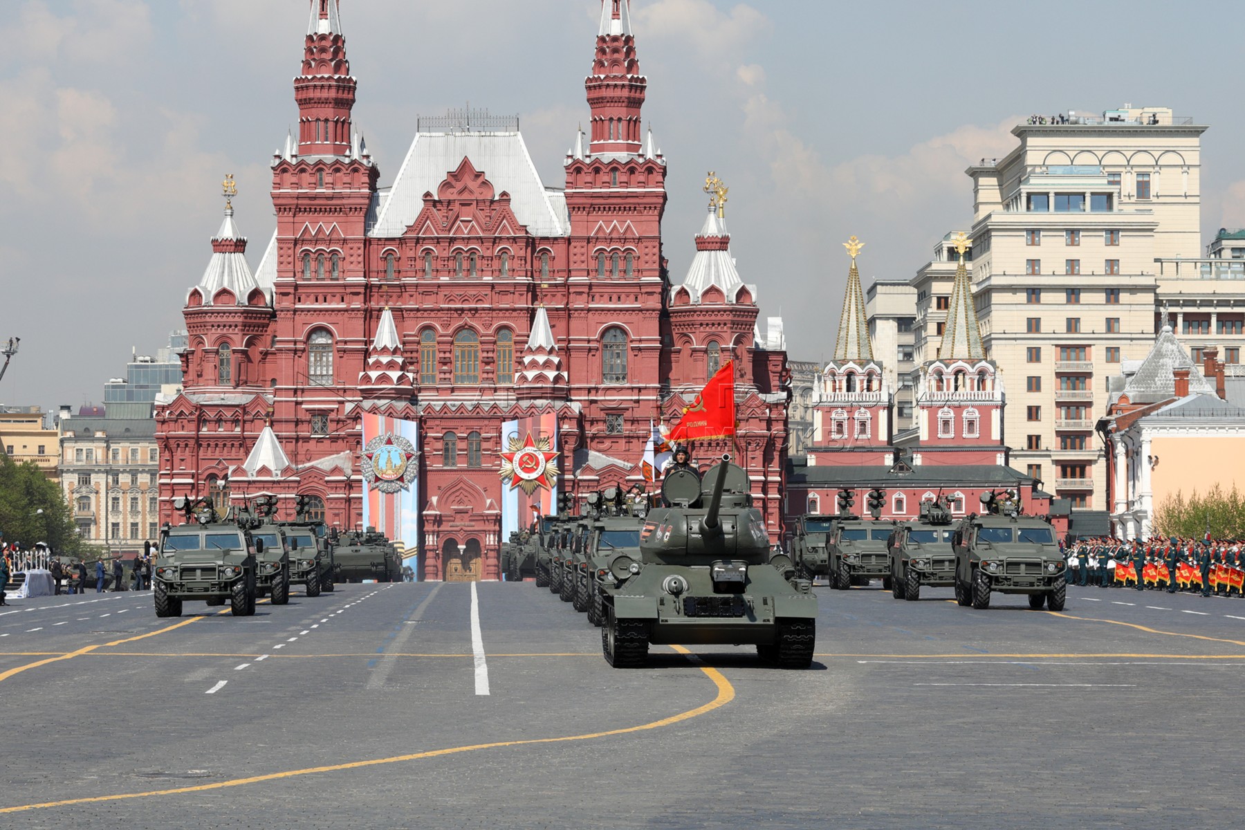 Красная площадь техника. Парад Победы 2020 в Москве красная площадь. Парад военный 2020 красная площадь. Парад военной техники на красной площади 2020. Парад Победы на красной площади Военная техника.