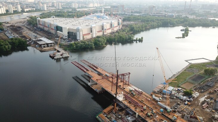 Строительство моста в нагатинском затоне