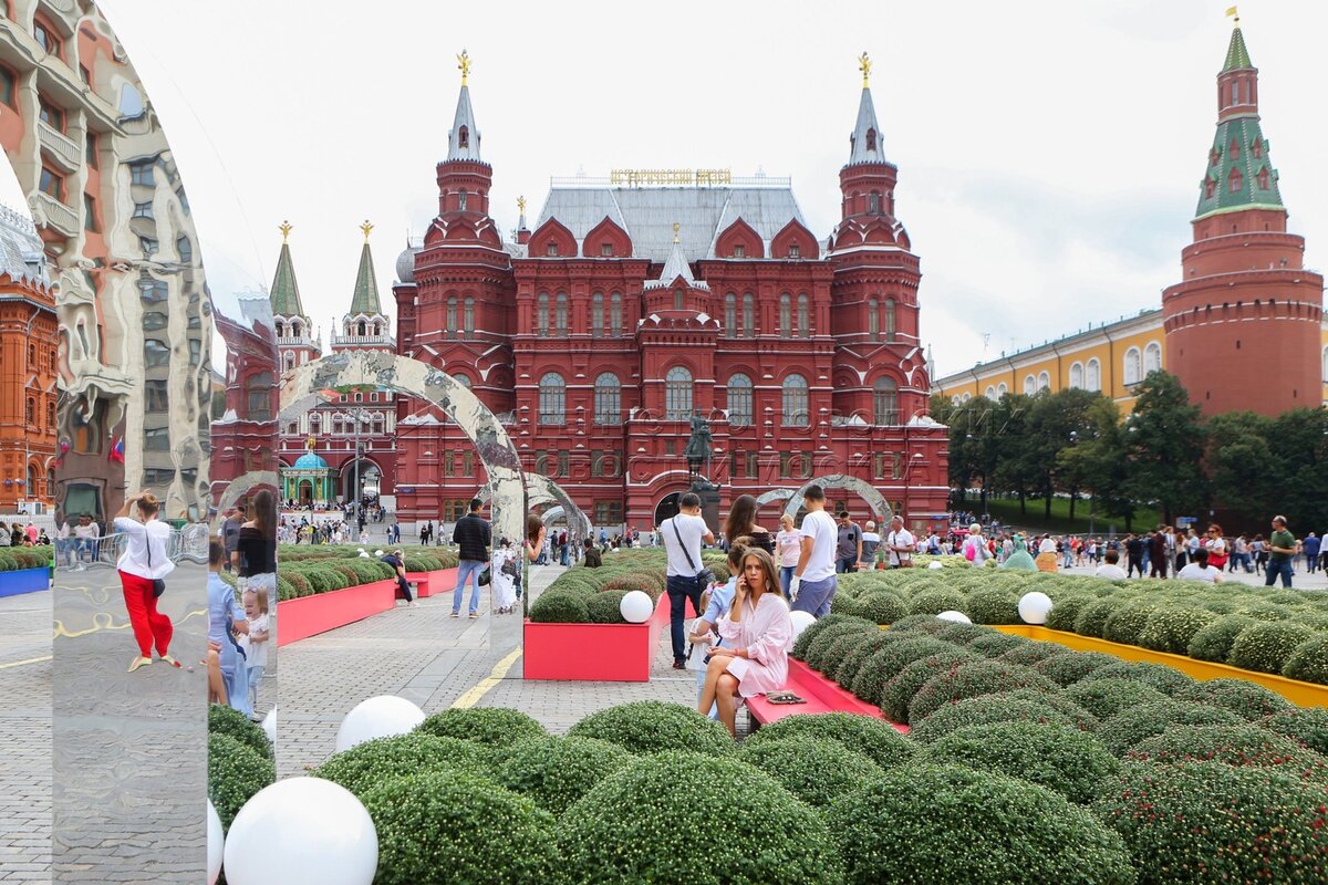 август в москве