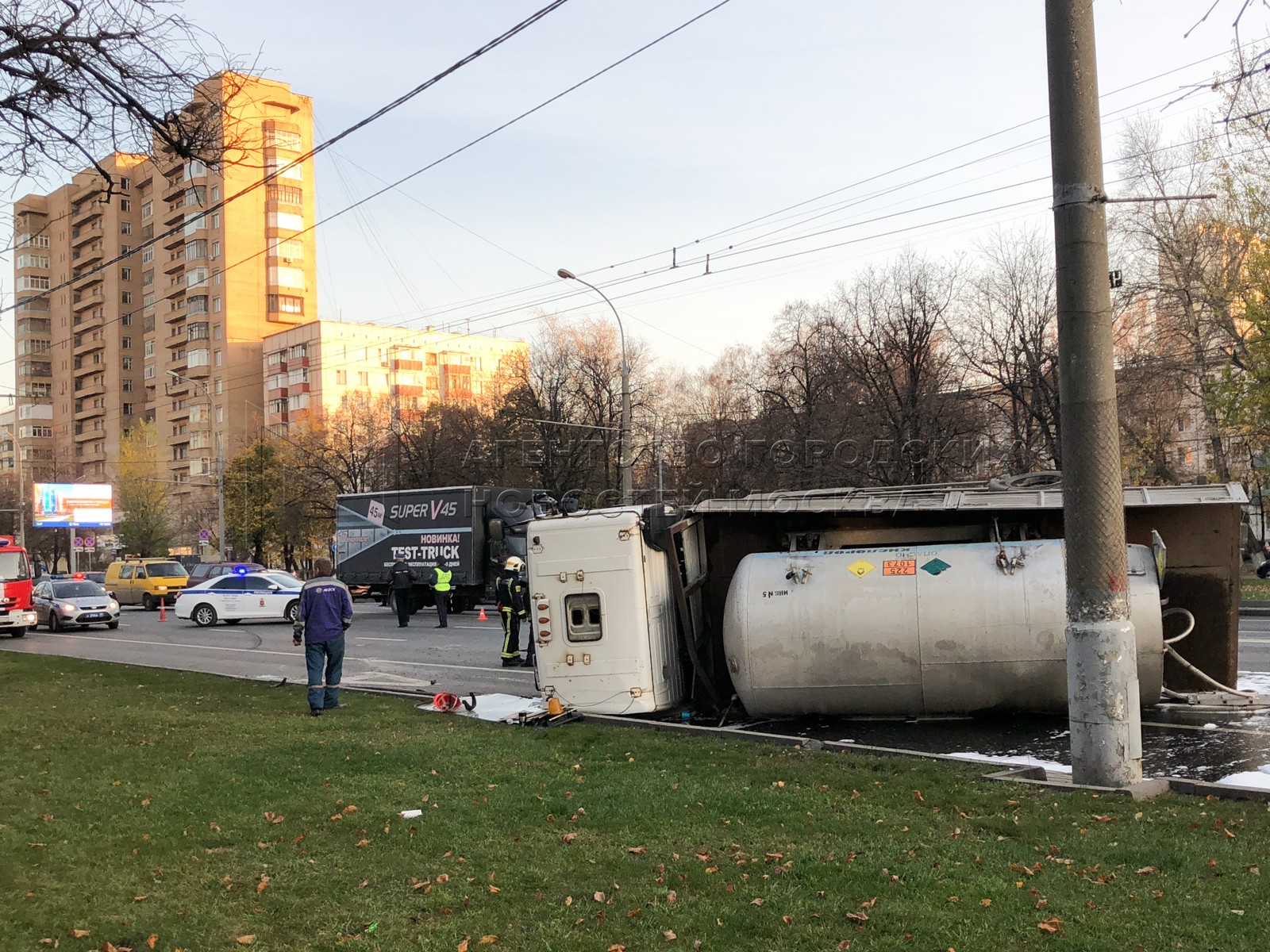 Дтп проспект ветеранов. Волгоградский проспект Москва ДТП. Авария в Москве сегодня Волгоградский проспект. Перекрытие Волгоградского проспекта сегодня.