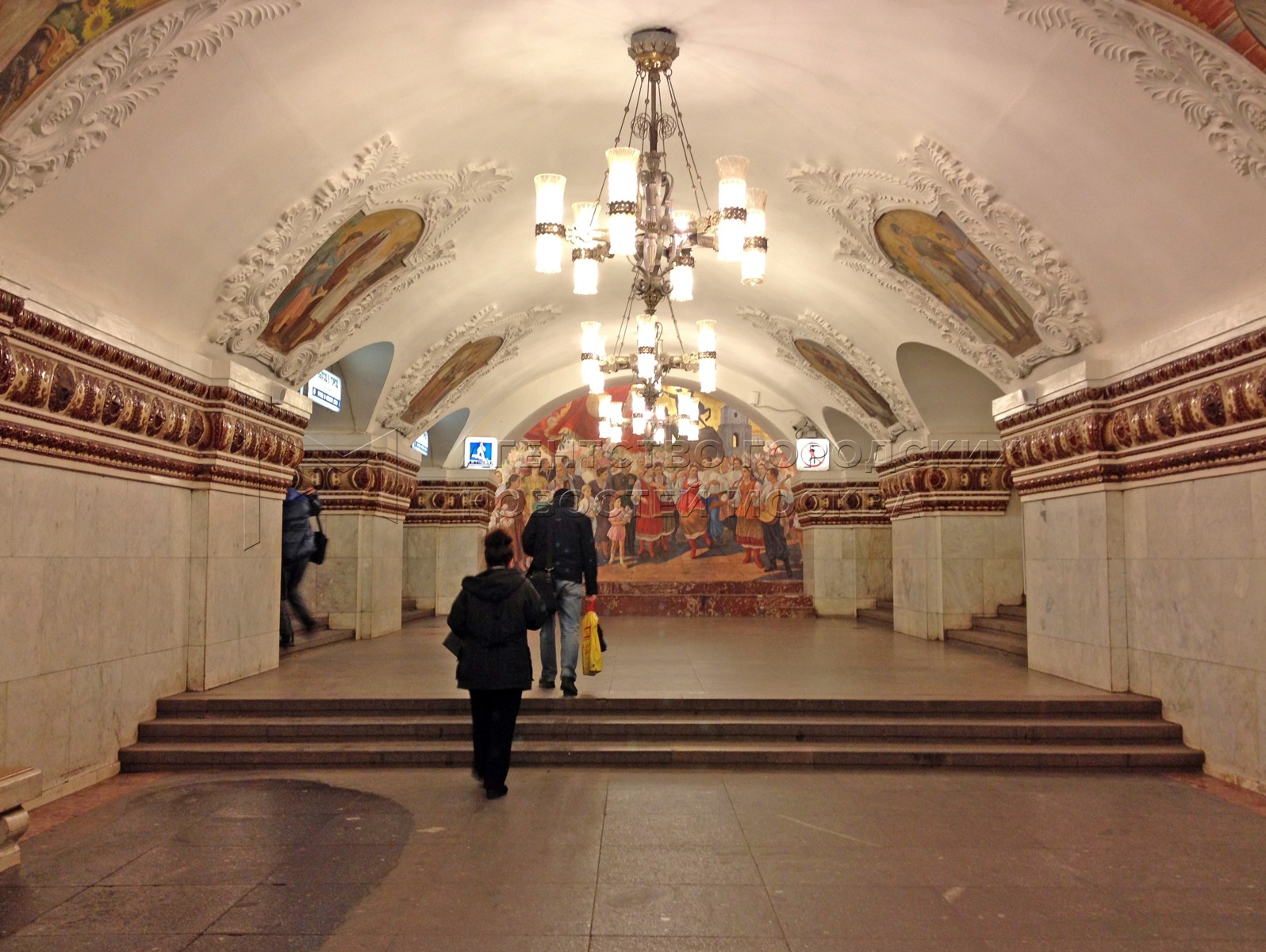 метро арбатская арбатско покровская линия