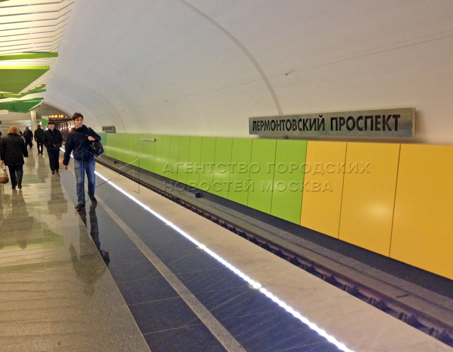 лермонтовский проспект метро