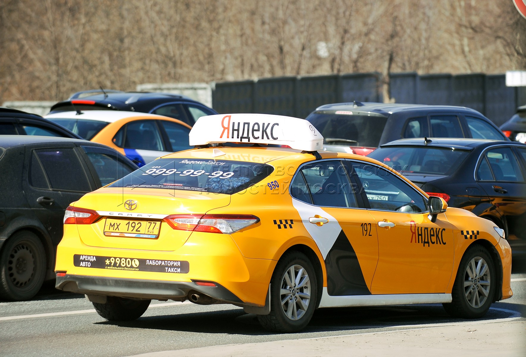 Таксисты работают в москве. Такси Москва 2020. Интересные такси в Москве. На все машины такси 2020 года.
