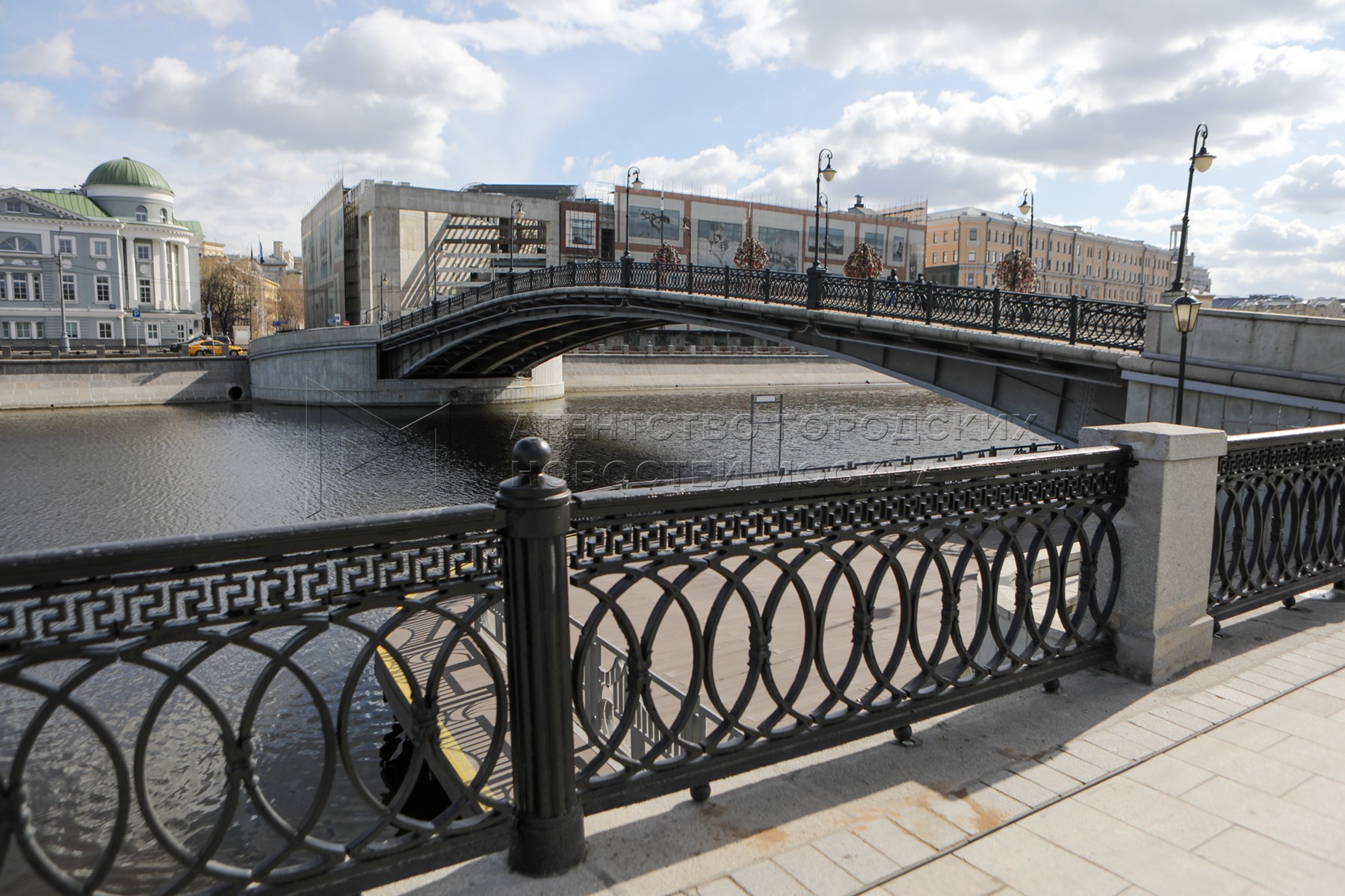 Причал третьяковский москва третьяковский мост фото