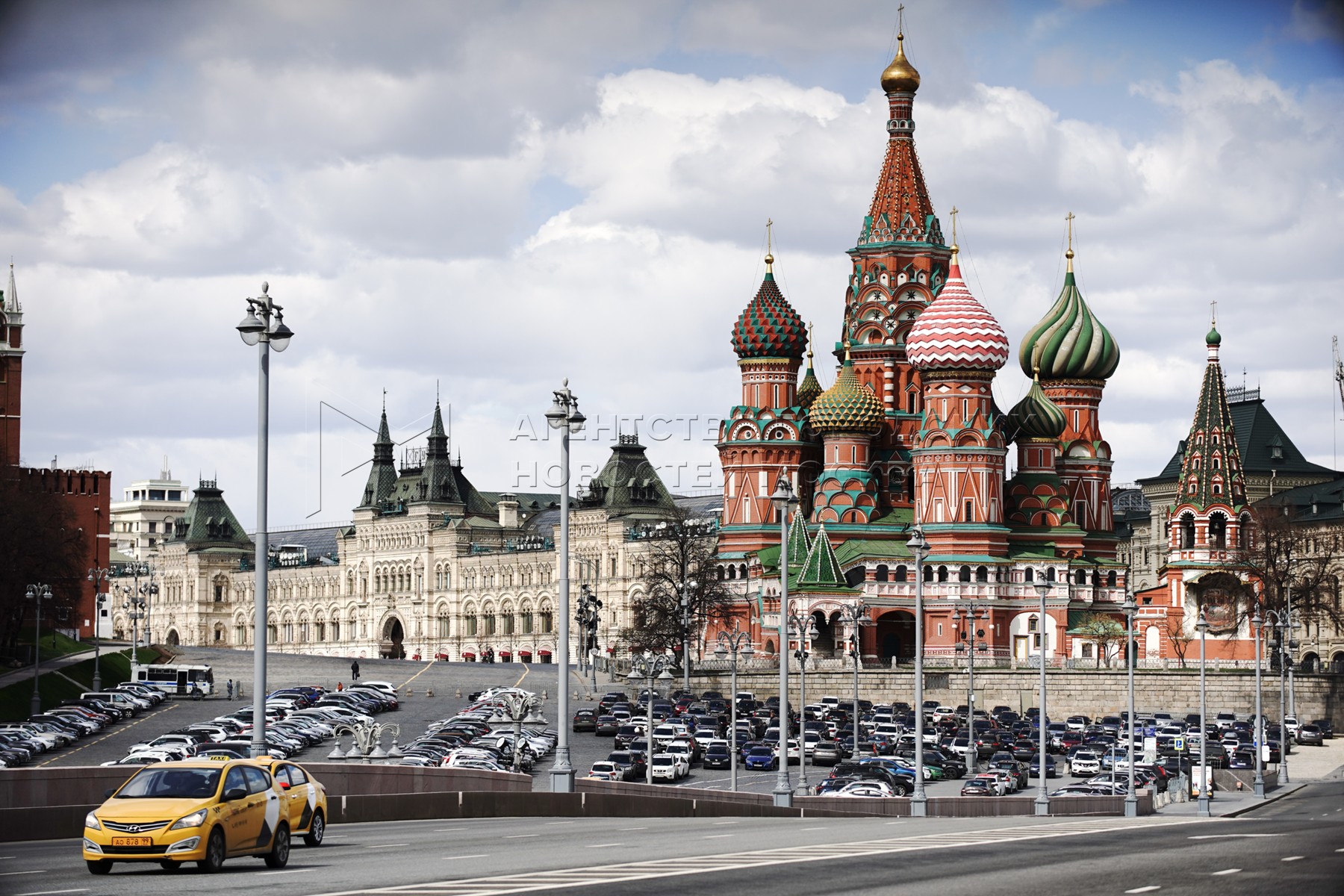 Фото Блогера Возле Храма Василия Блаженного