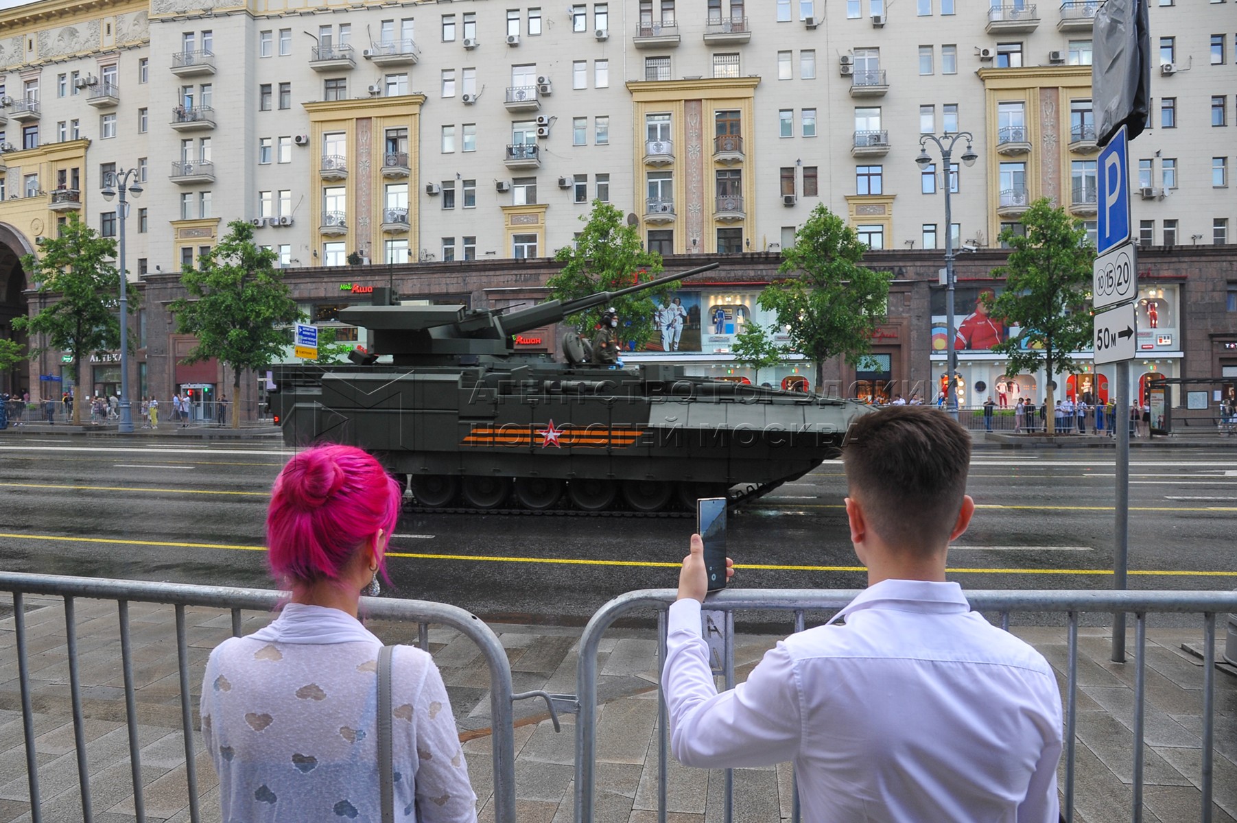 Проезд военным. Репетиция парада 2023 в Москве. Репетиция парада Победы 2016 Москва. Репетиция парада Победы в Балашихе 2023 год. Ночная репетиция к 9 мая Москва