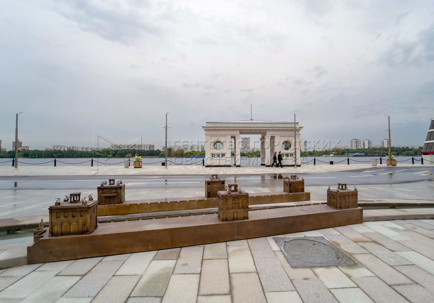 Реконструкция фотографий. Парк Северного речного вокзала Москва. Северный Речной вокзал набережная. Северный Речной вокзал парк после реконструкции. Парк Северного речного вокзала 2021.