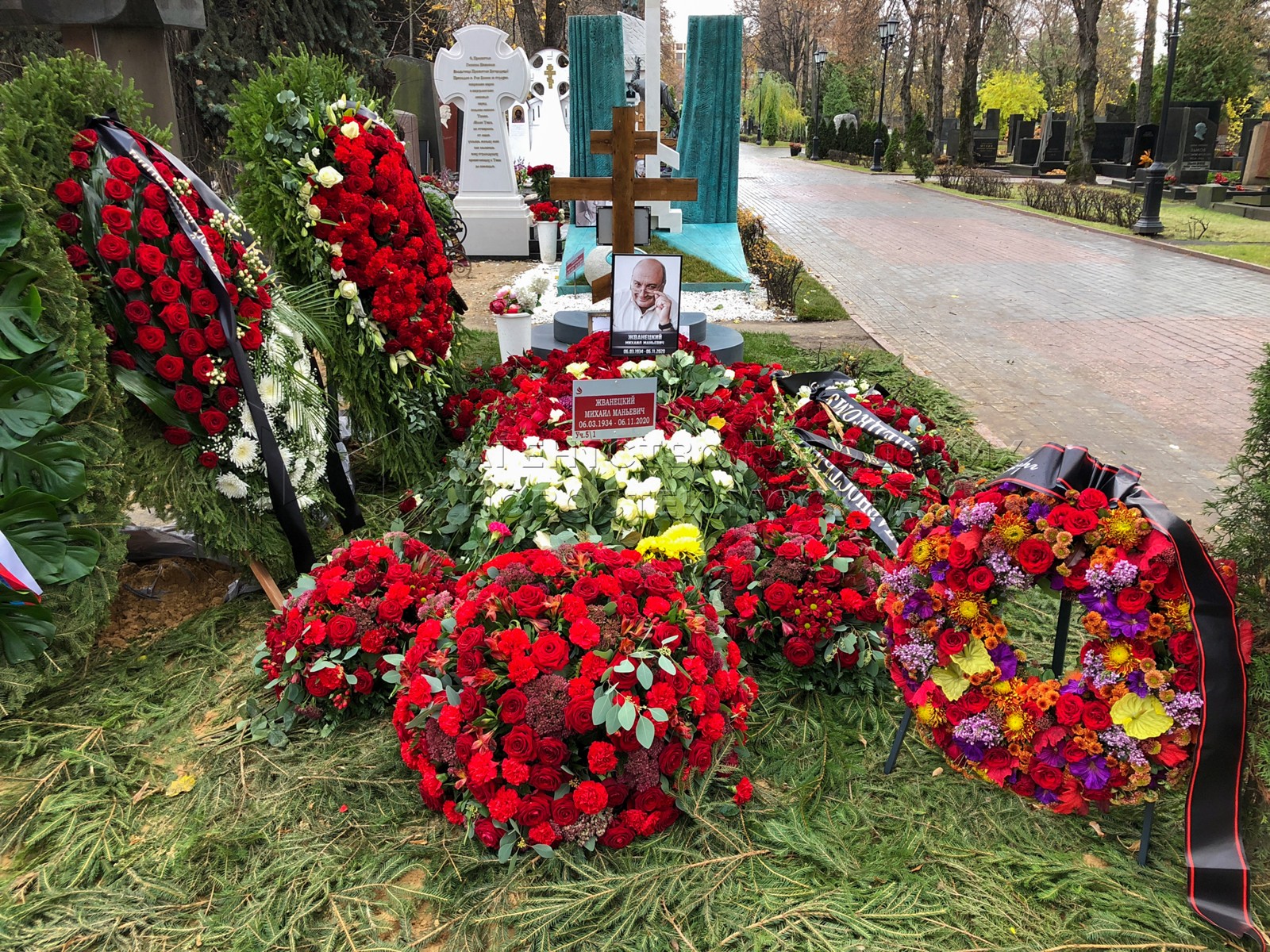 Могила быстрицкой на новодевичьем кладбище фото сегодня элины