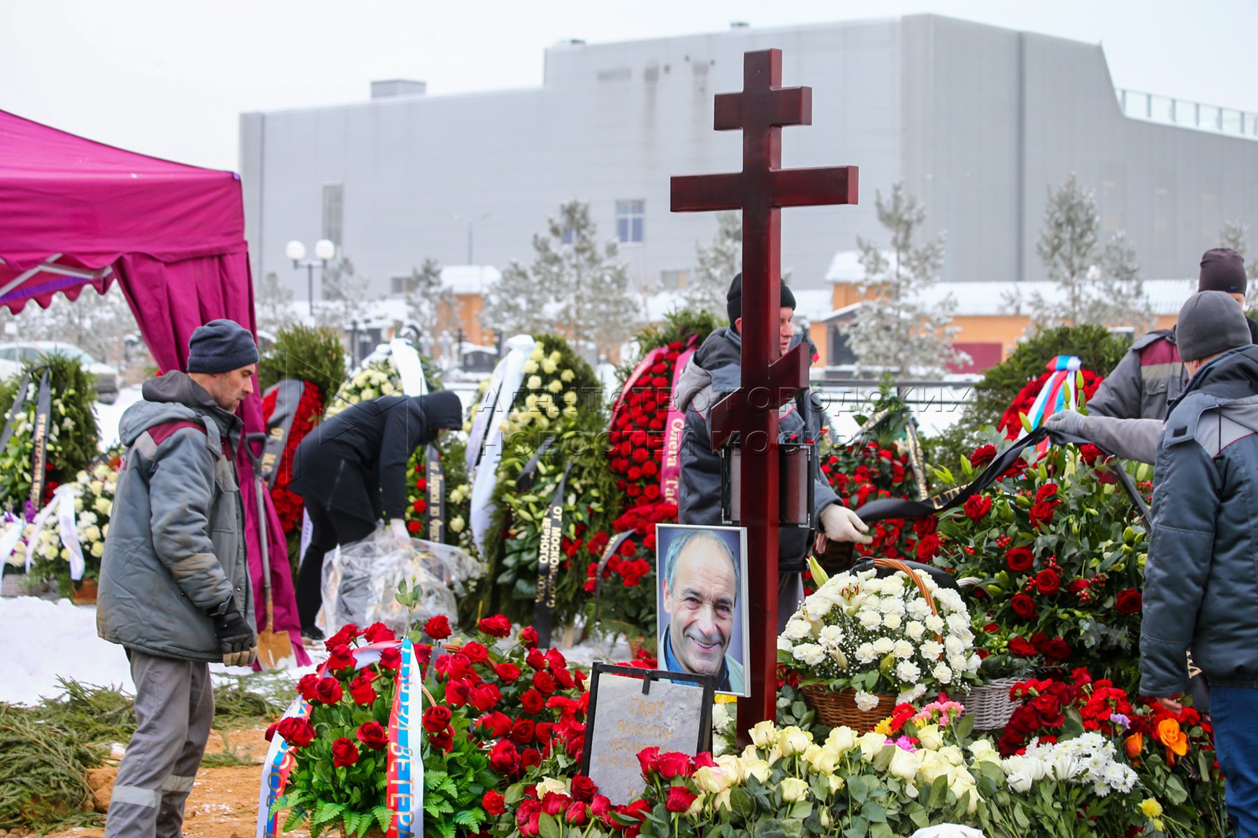Могила Валентина Гафта на Троекуровском кладбище