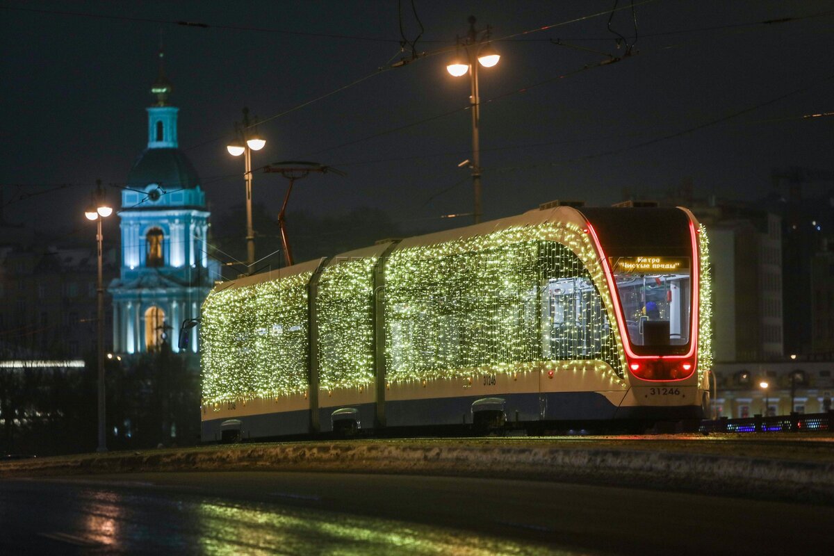 Как работает московский транспорт в новогоднюю ночь. Московский транспорт на Рождество. Работу общественного транспорта в Москве продлят в ночь на Рождество.. Как будет работать транспорт в Рождество. Работа транспорта в СПБ наземного в канун Рождества 2022.