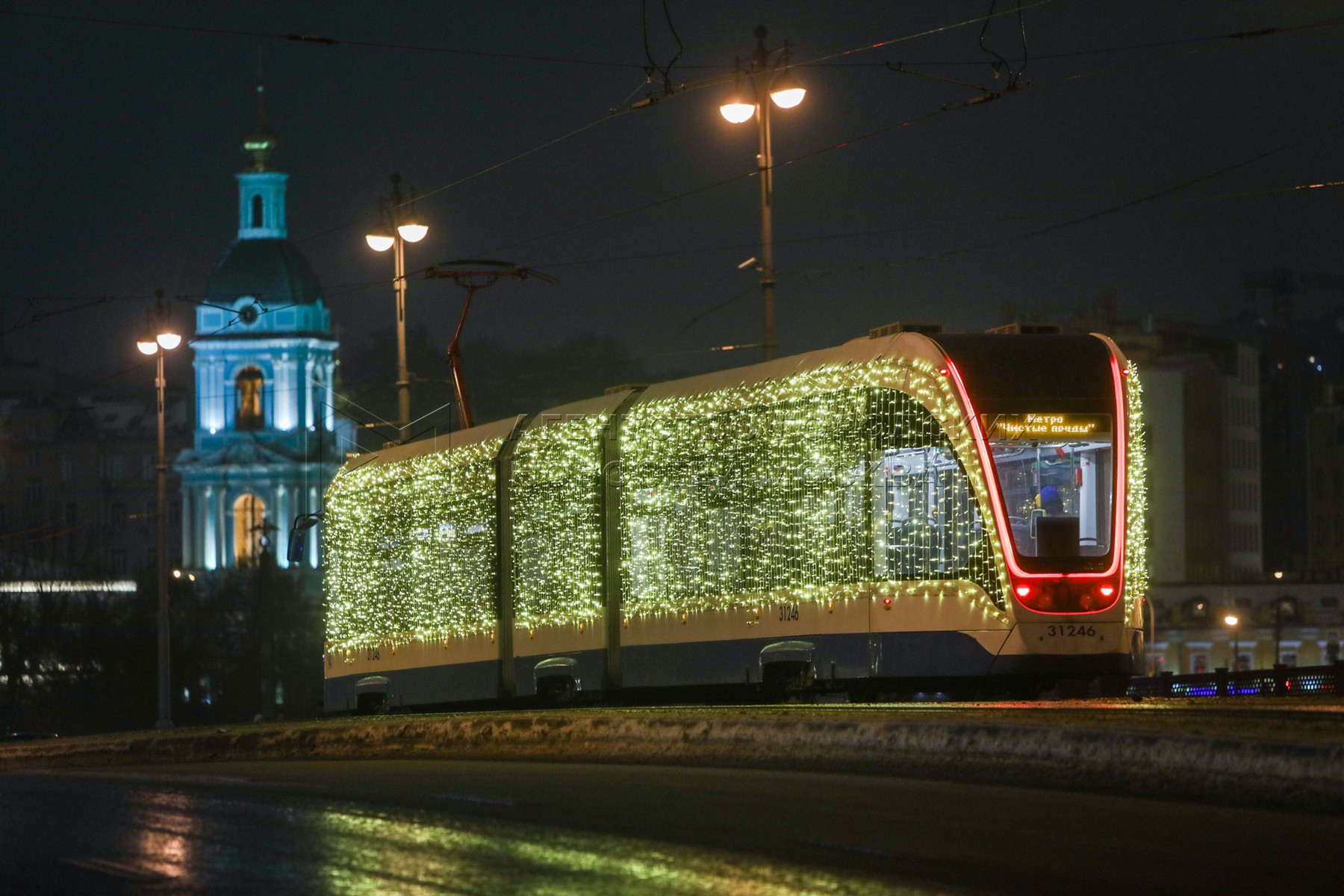 Как будет работать московская. Работу общественного транспорта в Москве продлят в ночь на Рождество..