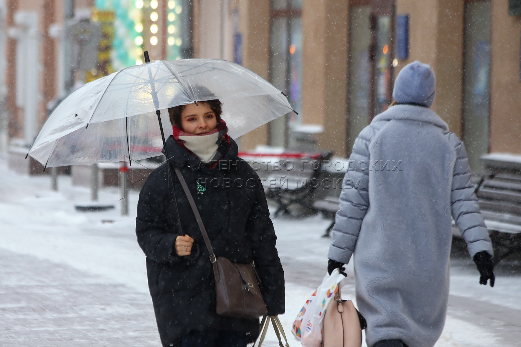 Похолодание передают. Потепление зимой. Дождь со снегом в Москве. Москва в феврале. Дождь в феврале.