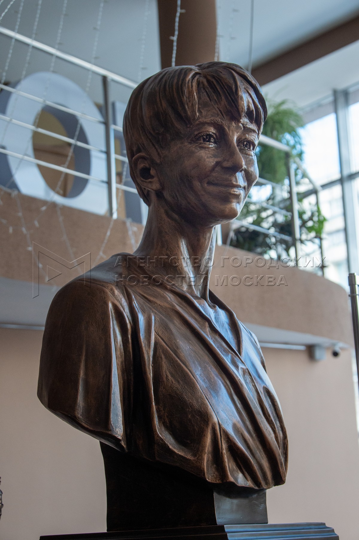 Памятник доктору лизе в красногорске. Памятник доктору лизе в красногорске. Памятник елизавете глинке. Памятник доктору елизавете глинке. Памятник елизавете глинке.