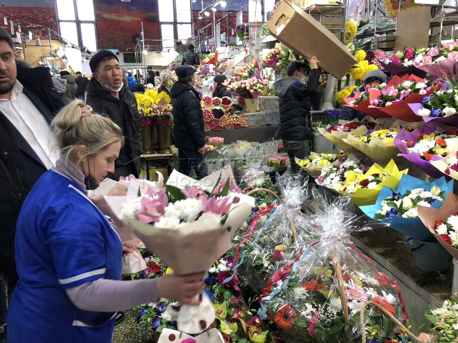 Как работает рижский рынок. Цветочный рынок в Москве Рижский. Москва Рижский рынок 2021.