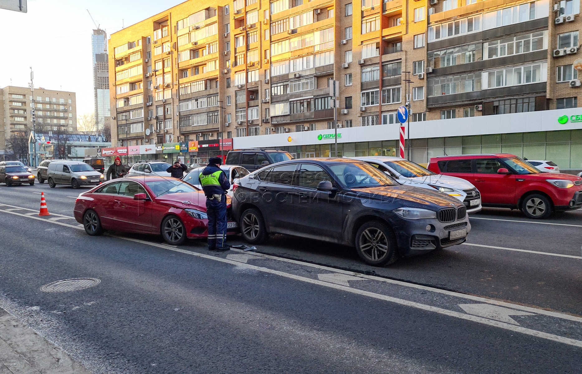 Наезд мотоциклиста на девушку на Большой Дорогомиловской
