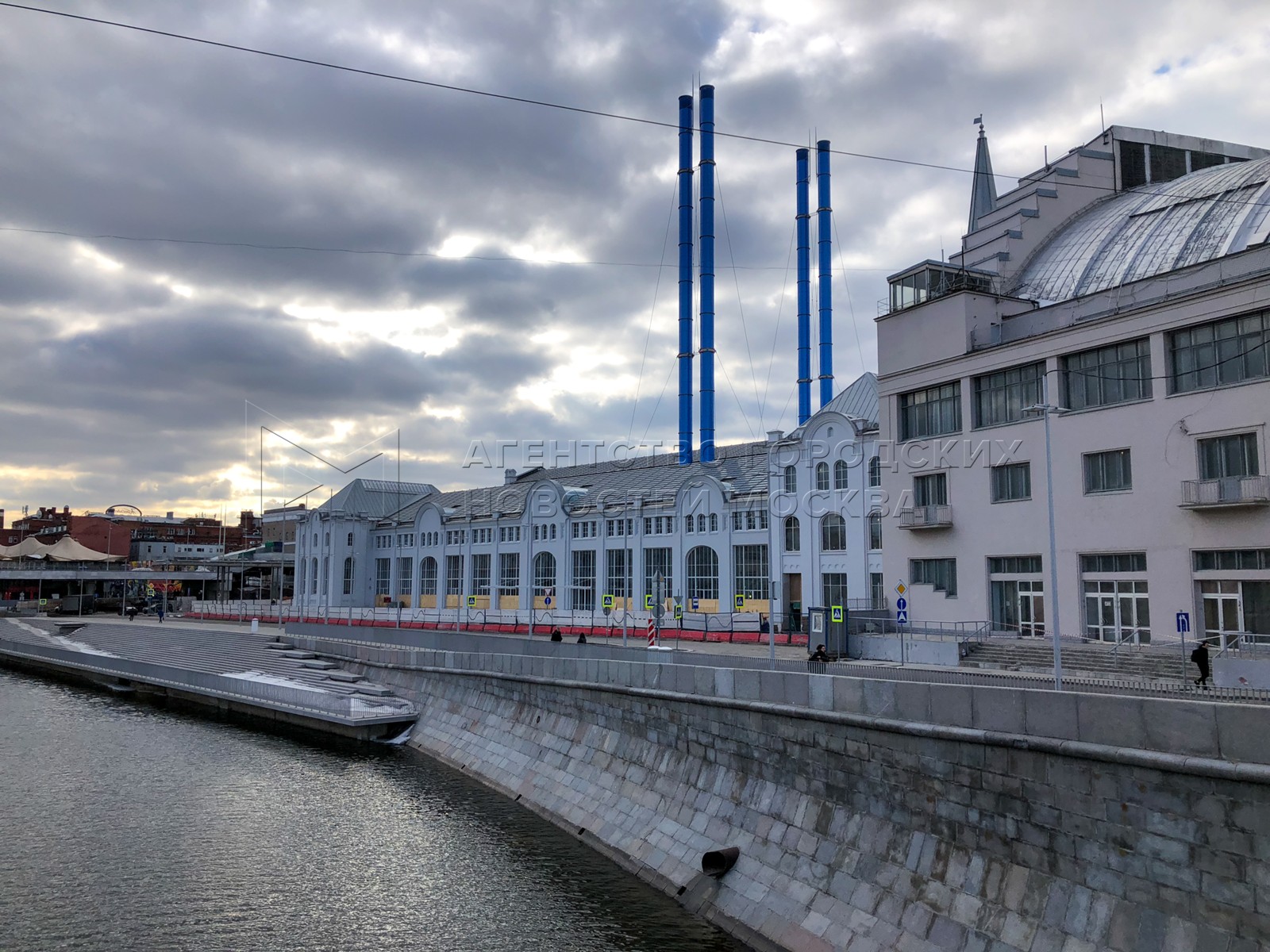 Историческое здание ГЭС-2 В Москве