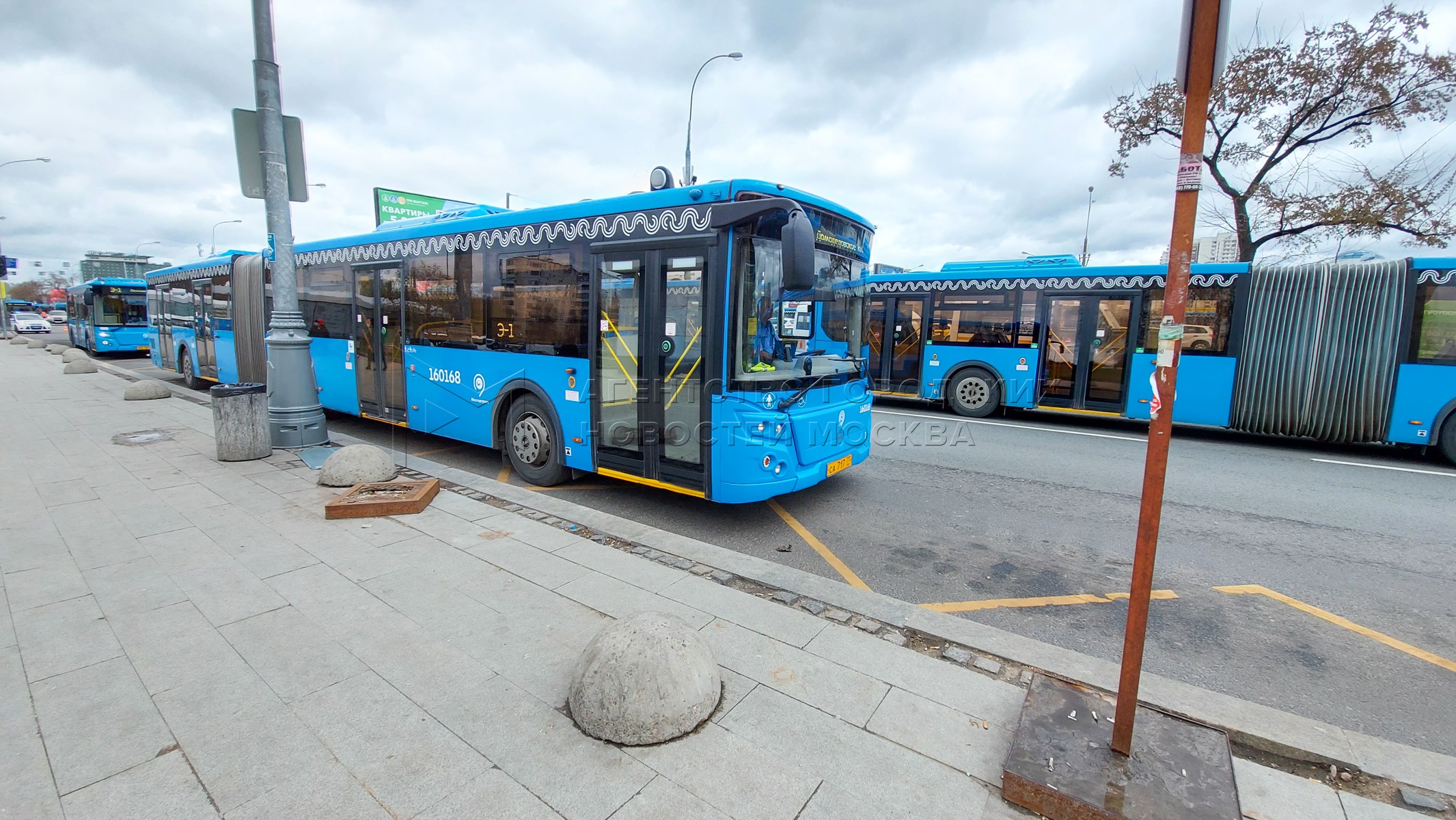 Остановки 224 автобуса. Кладбище автобусов Мосгортранс. Кладбище автобусов в Москве. Кладбище городского транспорта в Москве. Домодедовское кладбище 2022.