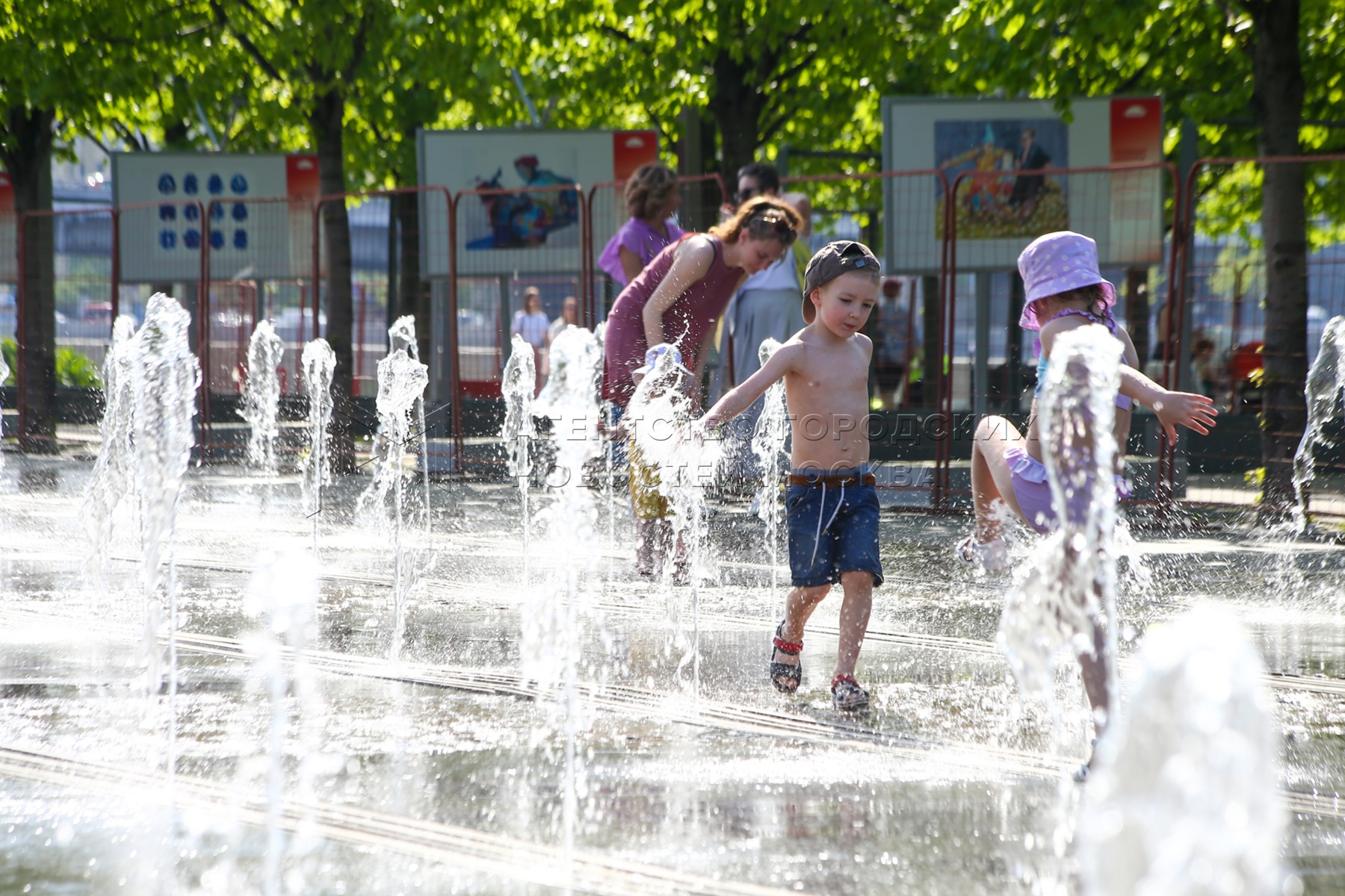 Какое ожидается лето 24 года. Аномальная жара в Москве. Самый жаркий май в Москве. Жара испекают среднюю полосу России. Какое ожидается лето в этом году.
