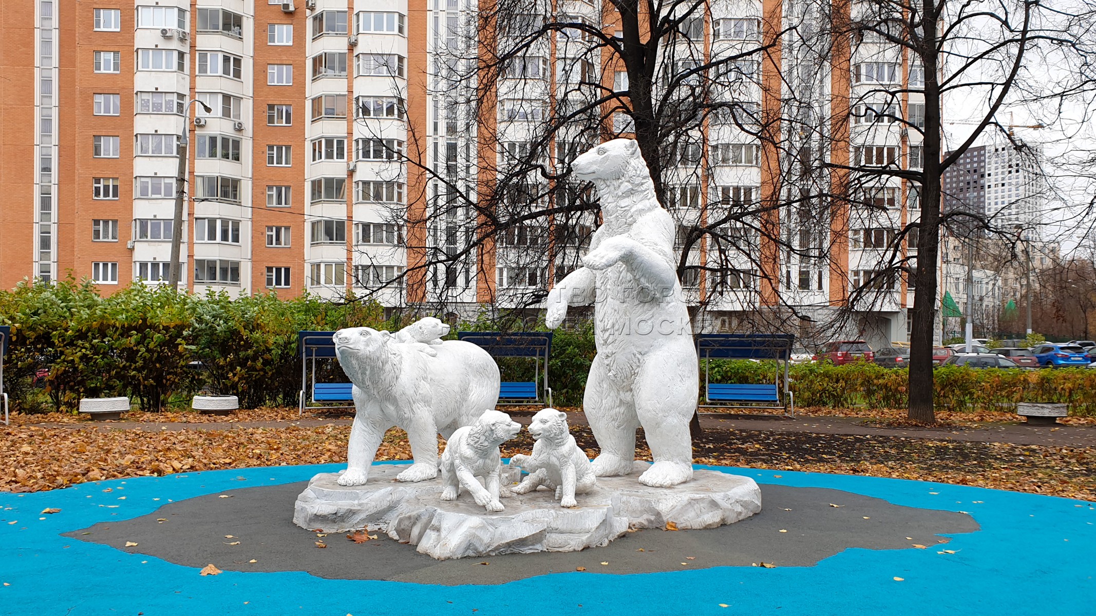 Сквер 50 лет ВЛКСМ скульптура Скорбящая мать Северное Медведково