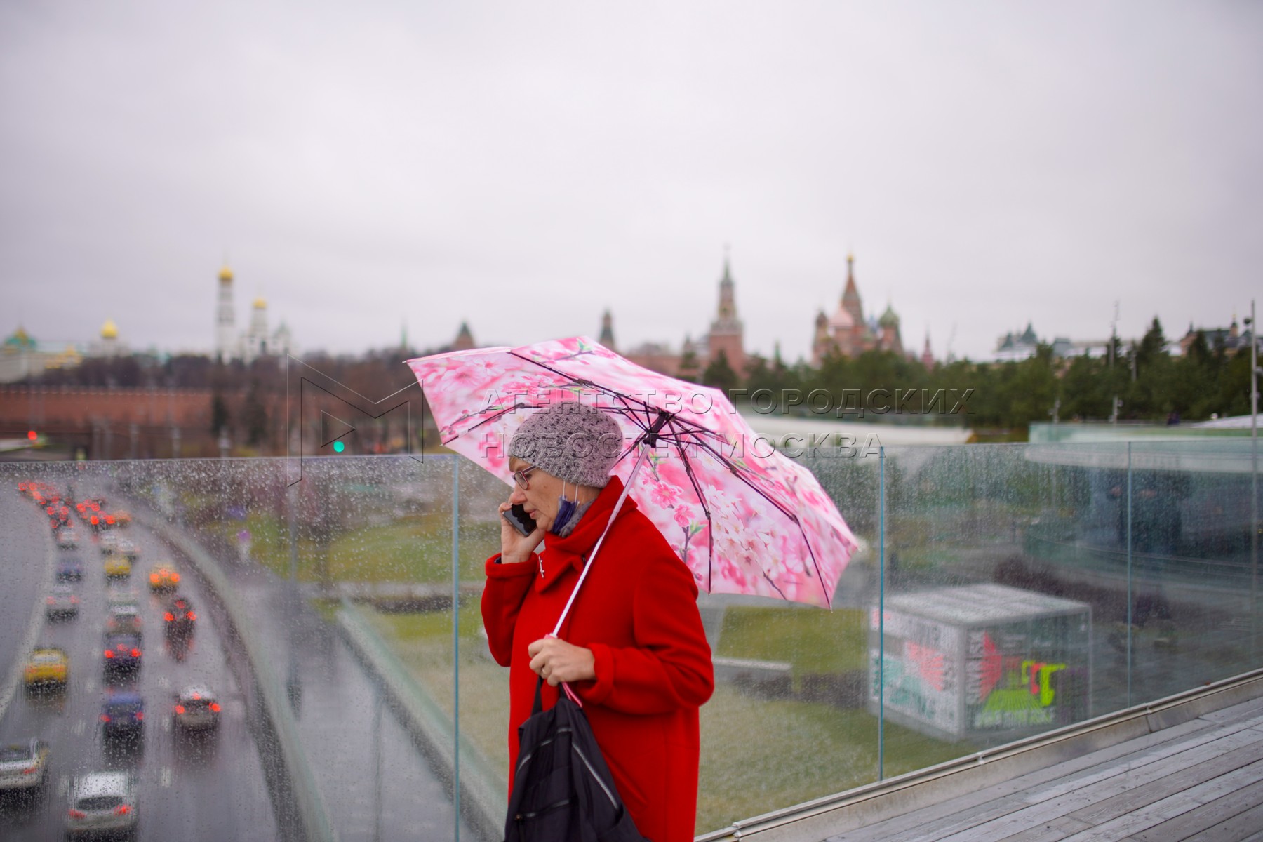 Дни в октябре ветреные и дождливые. Дождливый день. Дождик в Москве. Дождь в Москве. Сильный дождь.