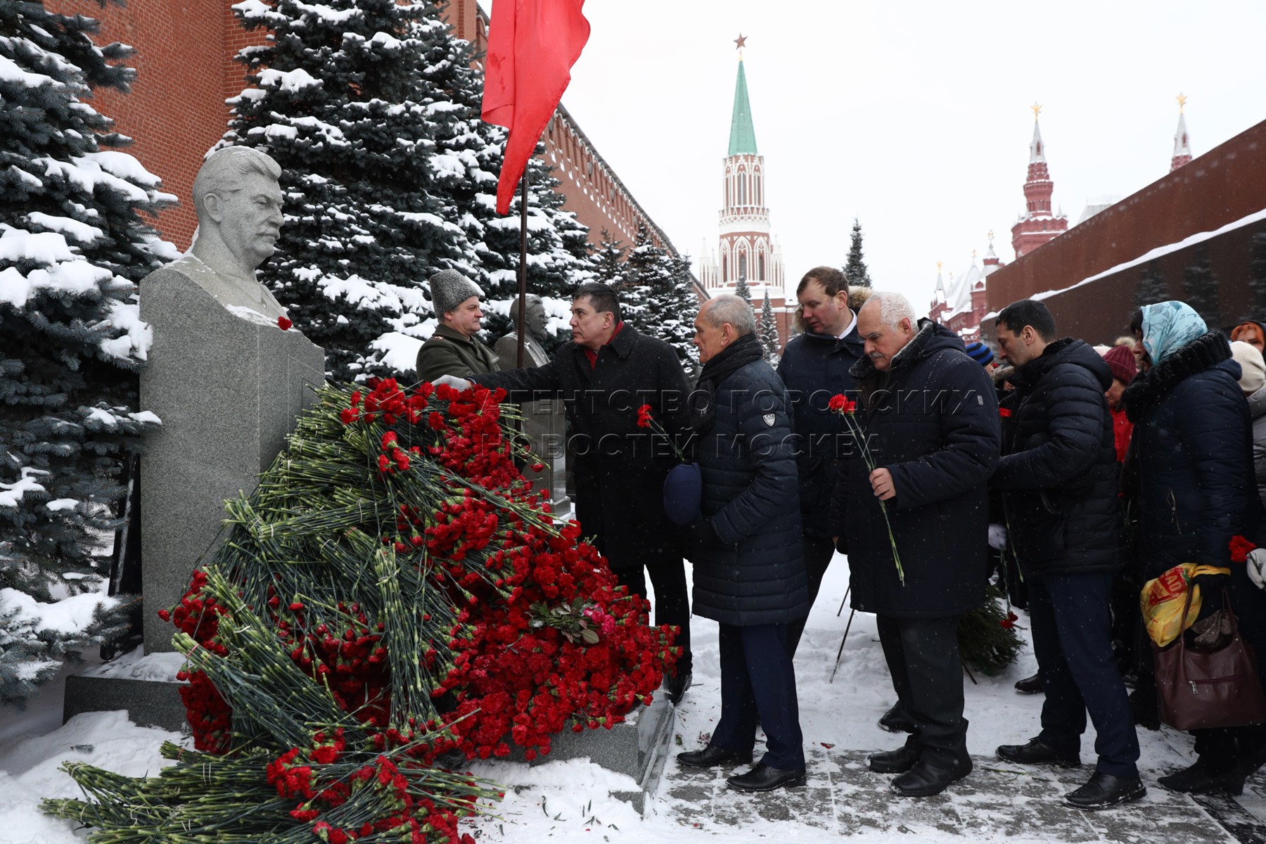 могила сталина в москве